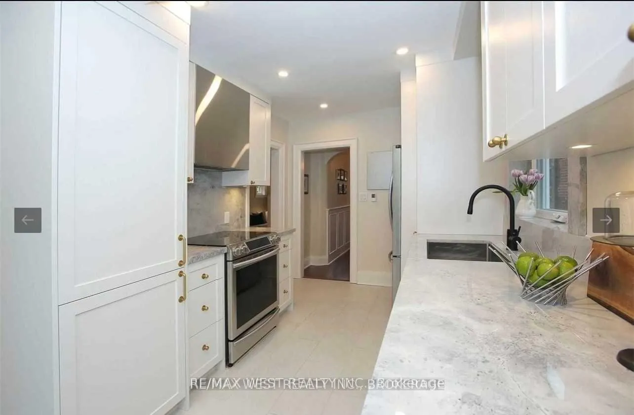 Photo 14 of 472 Roselawn Avenue, Toronto, Lawrence Park South — HOMEH