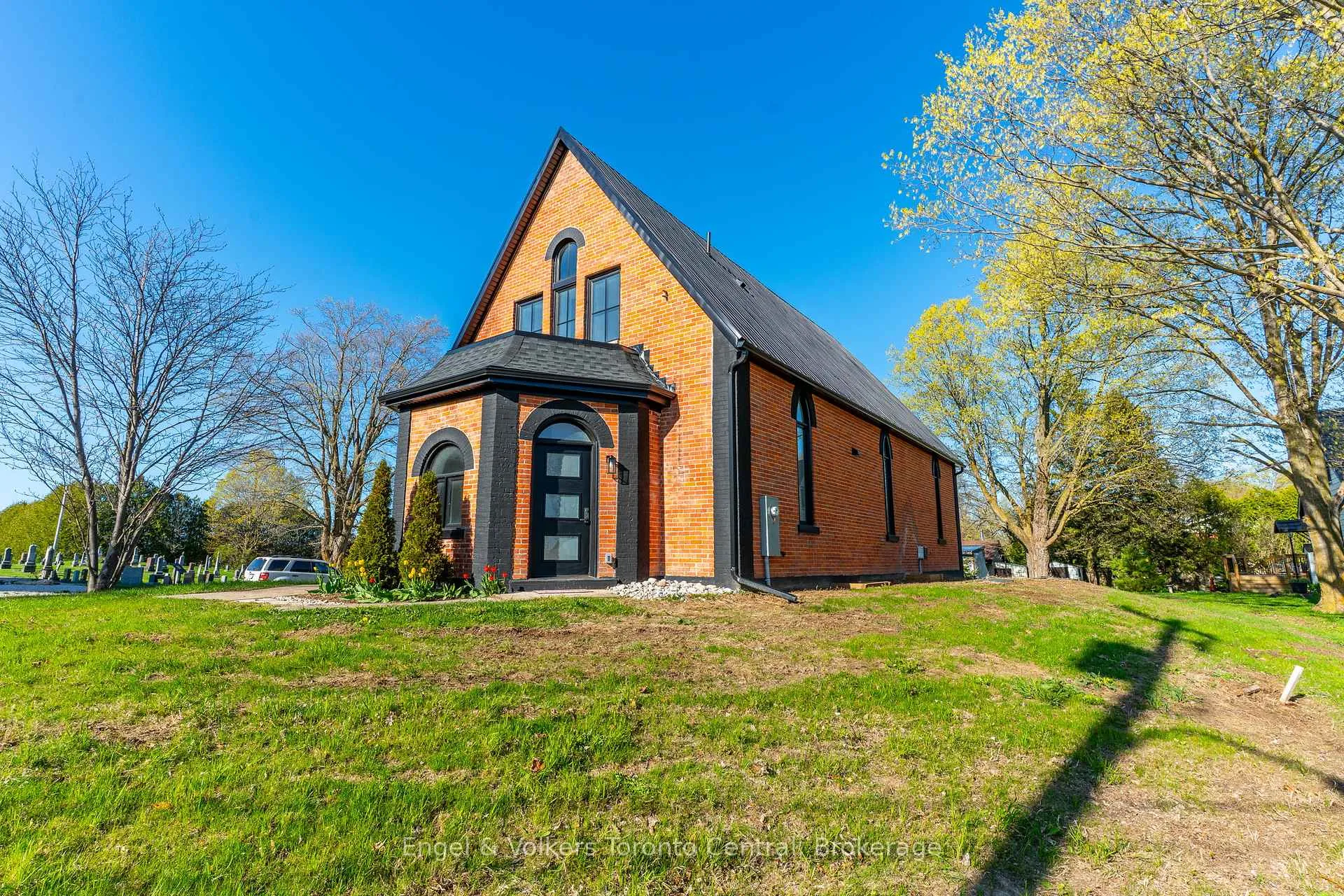 Photo 1 of 57 Crawford Street, Chatsworth — HOMEH