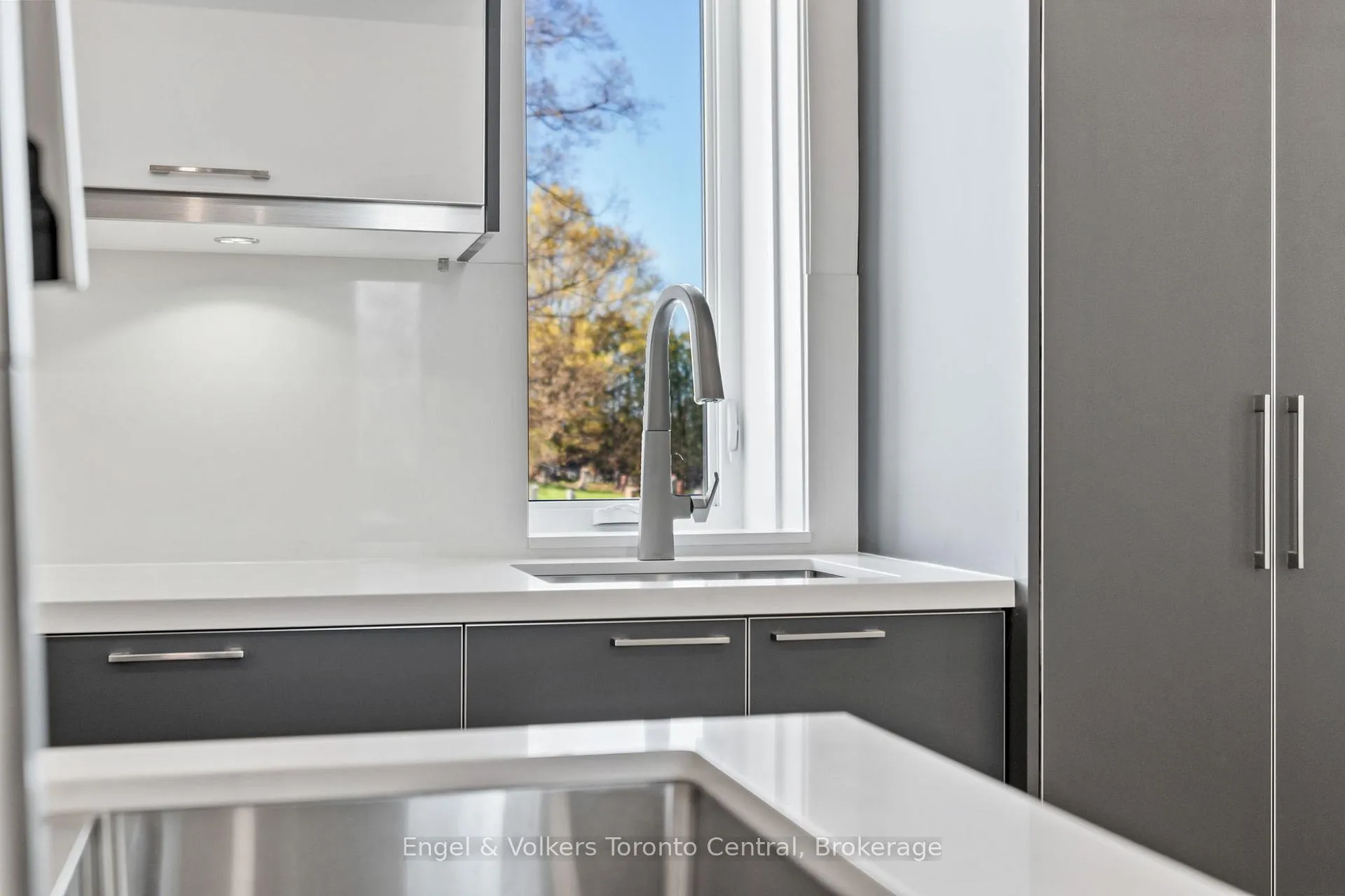 Photo 9 of 57 Crawford Street, Chatsworth — HOMEH