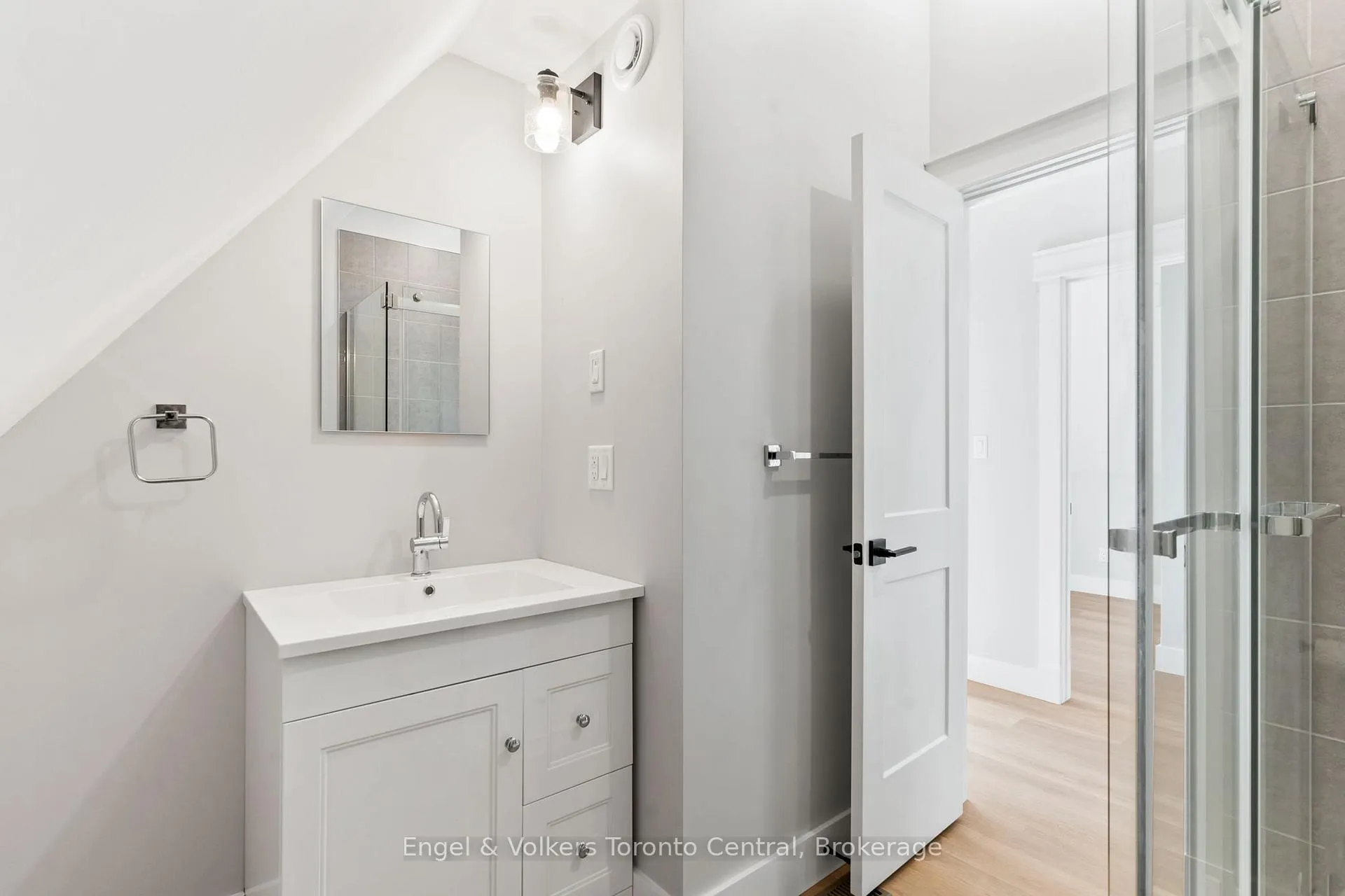 Photo 21 of 57 Crawford Street, Chatsworth — HOMEH