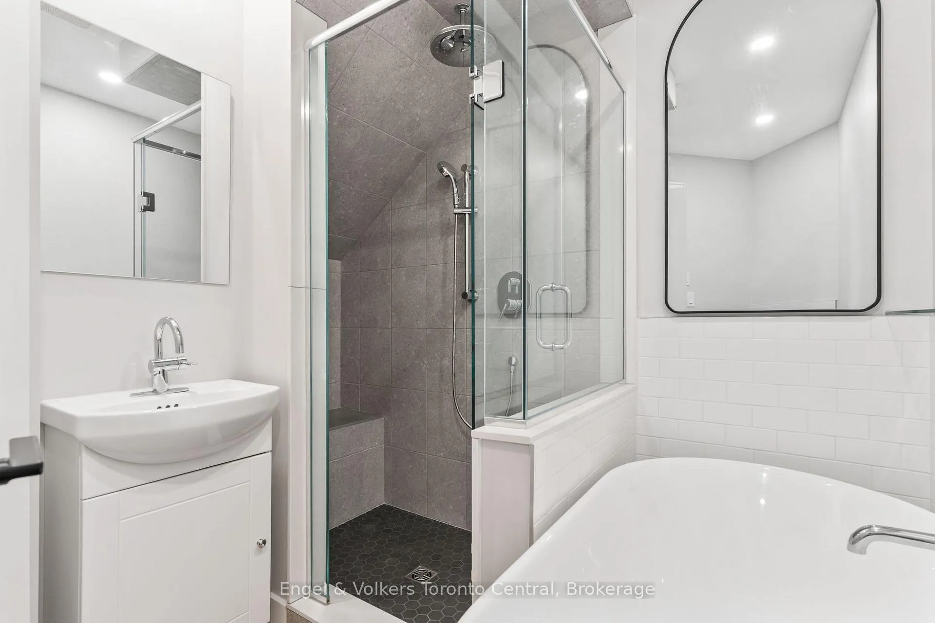Photo 26 of 57 Crawford Street, Chatsworth — HOMEH