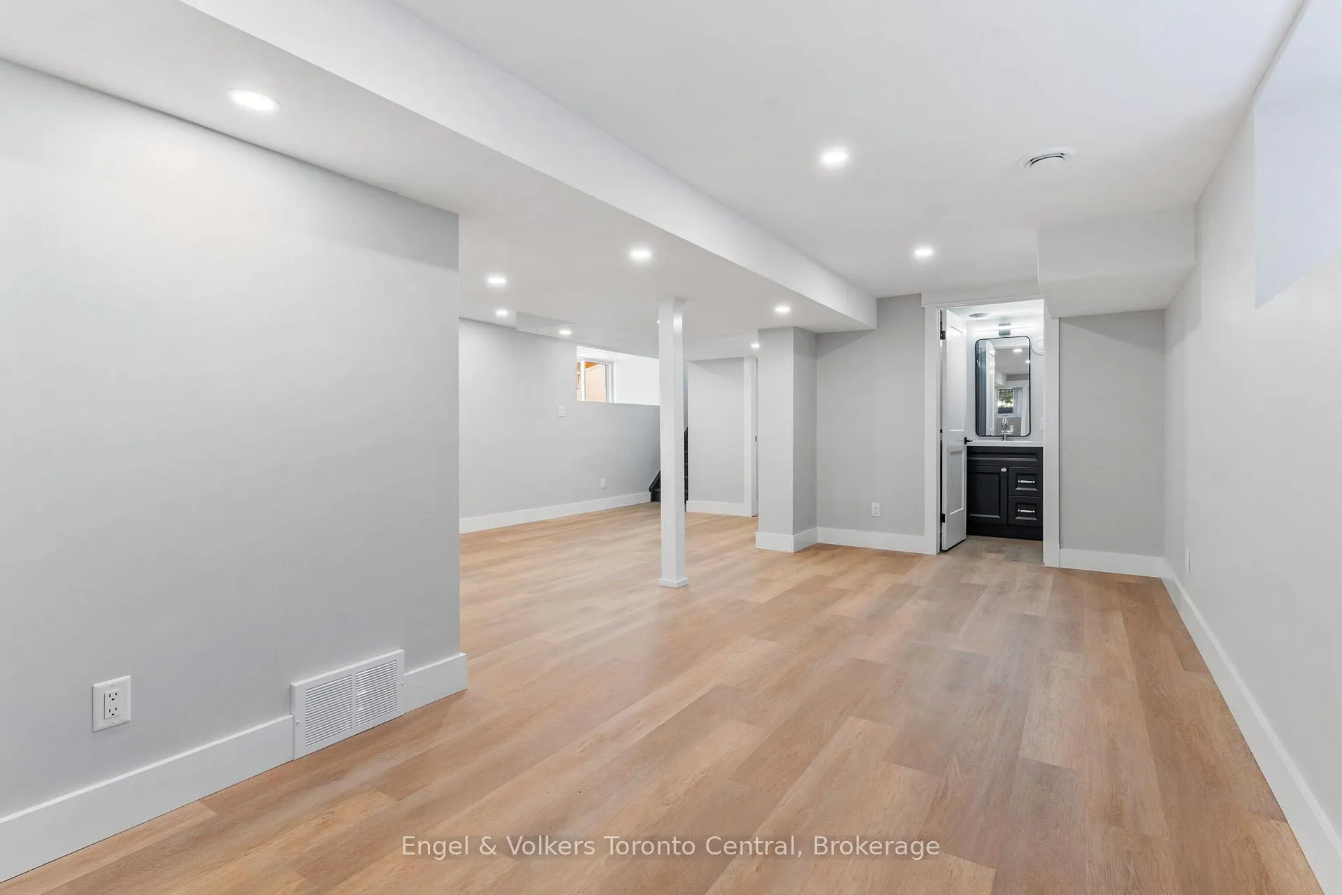 Photo 31 of 57 Crawford Street, Chatsworth — HOMEH