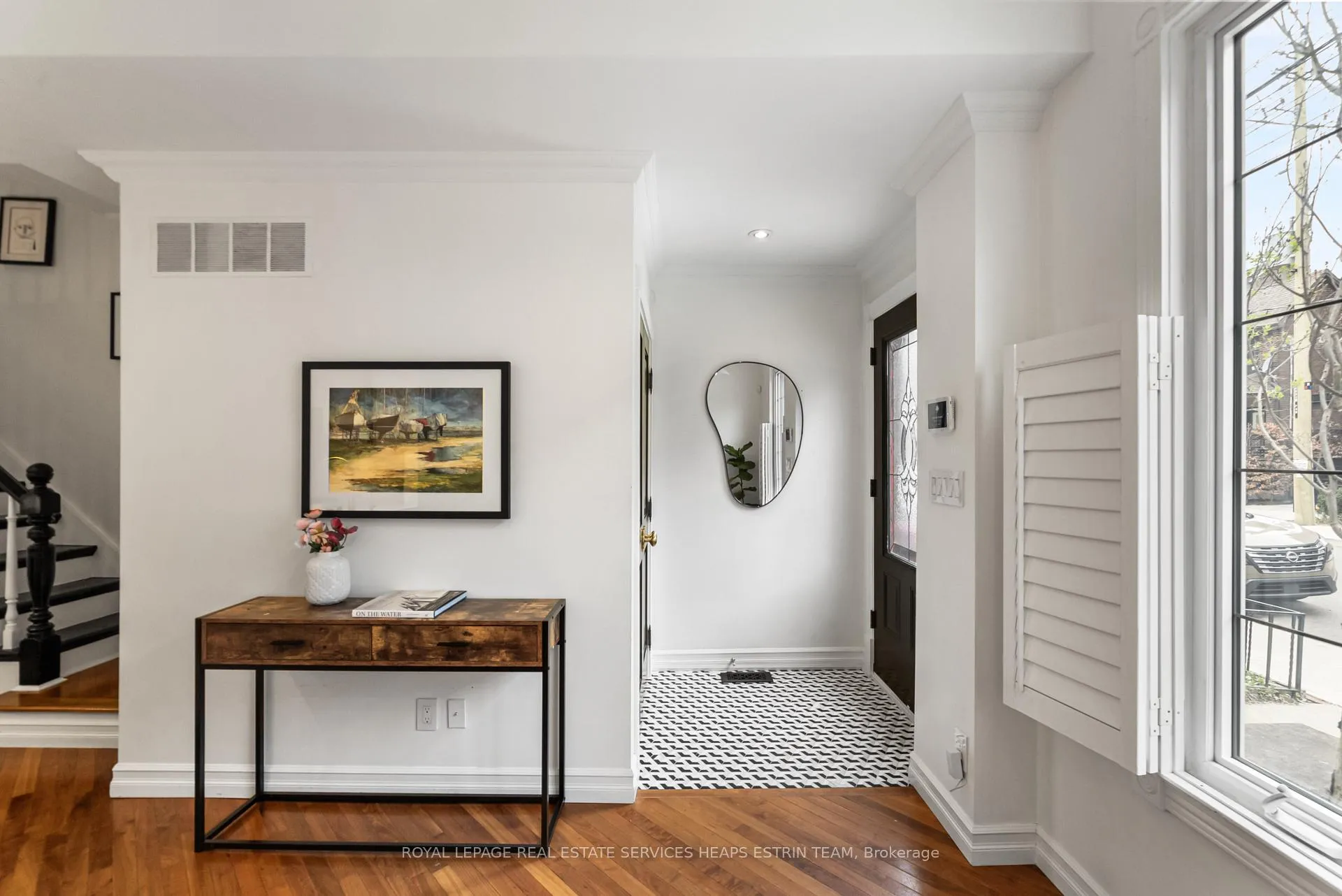 Photo 5 of 31 Birch Avenue, Toronto, Yonge-St. Clair — HOMEH