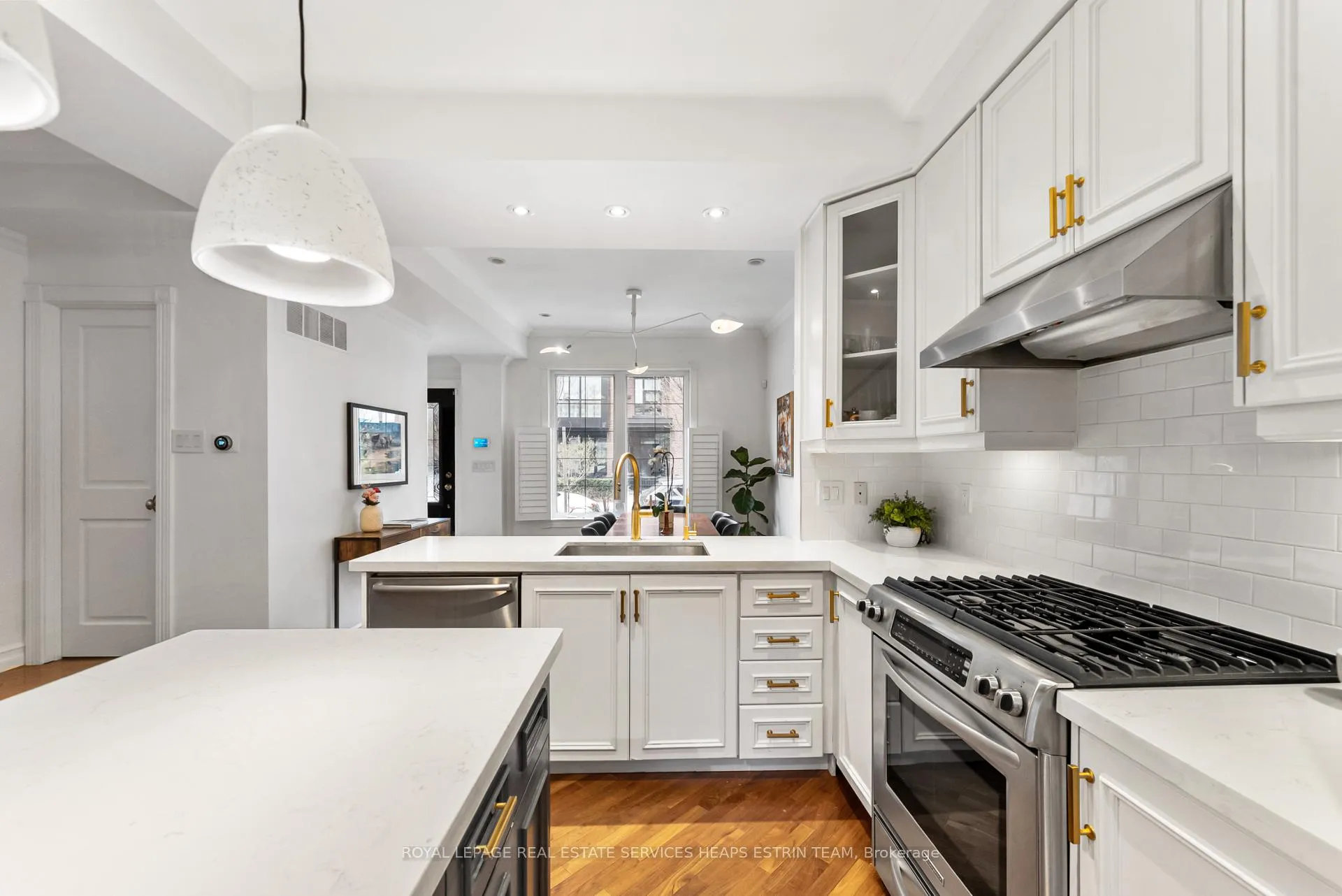 Photo 13 of 31 Birch Avenue, Toronto, Yonge-St. Clair — HOMEH