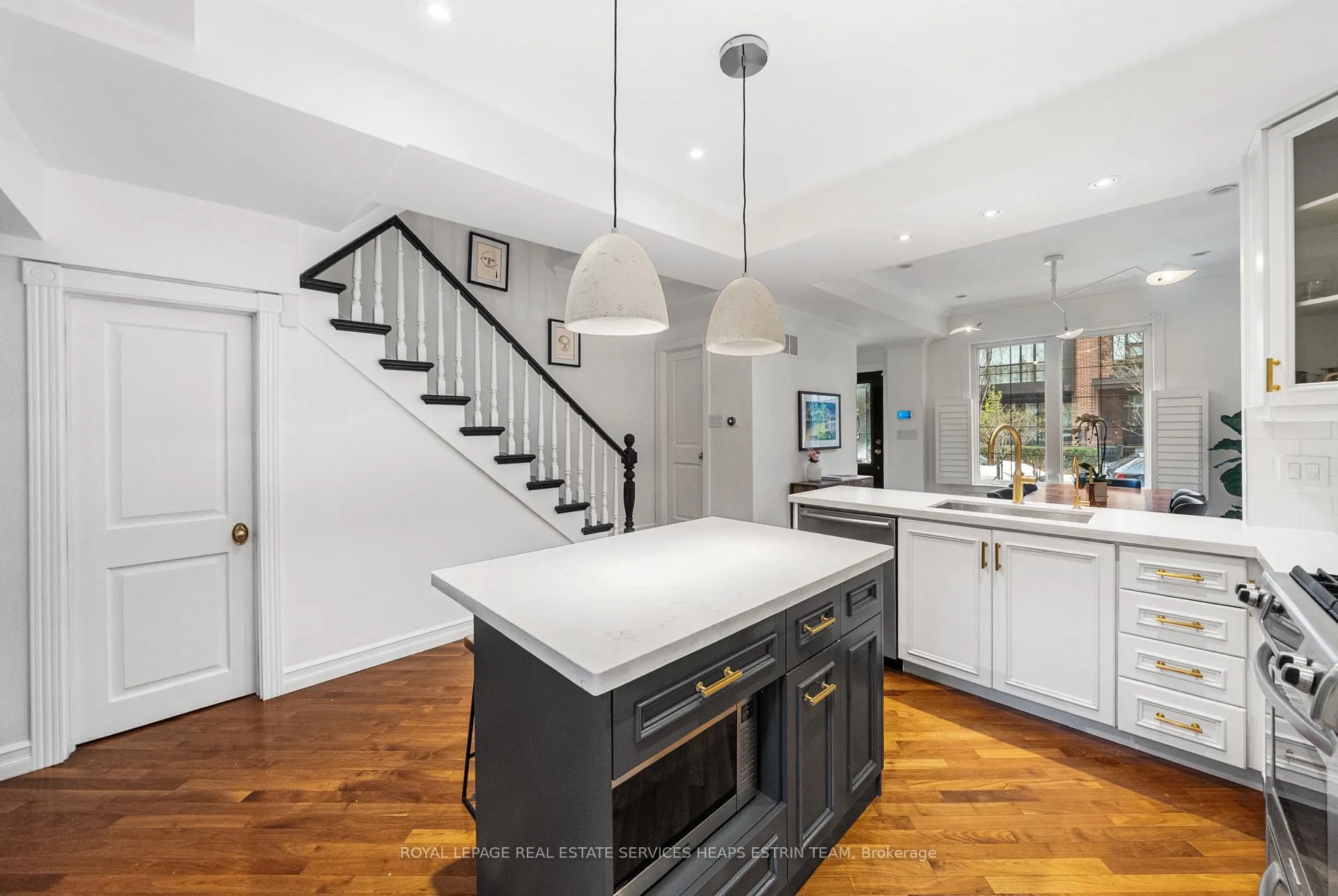 Photo 14 of 31 Birch Avenue, Toronto, Yonge-St. Clair — HOMEH