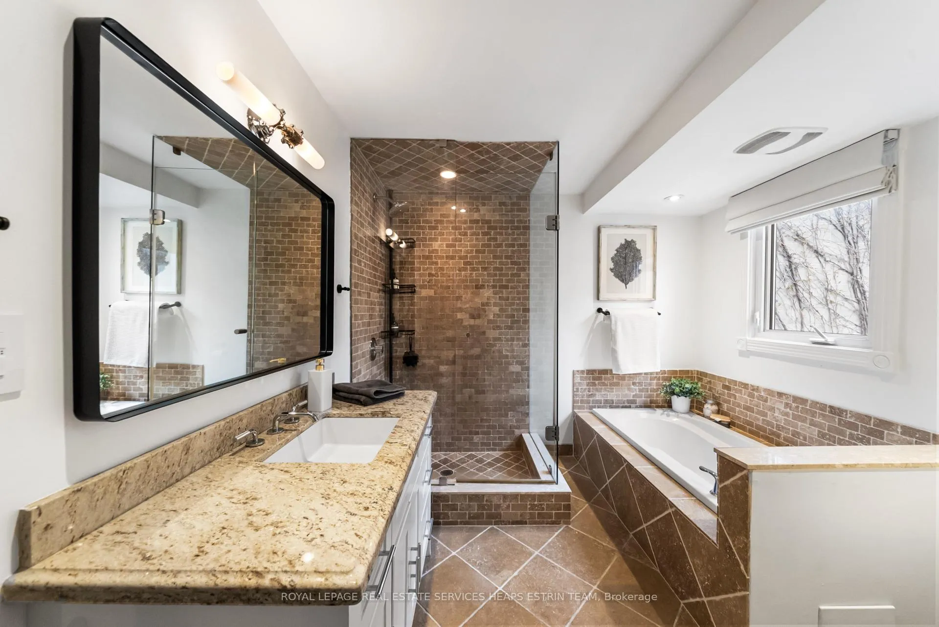 Photo 26 of 31 Birch Avenue, Toronto, Yonge-St. Clair — HOMEH