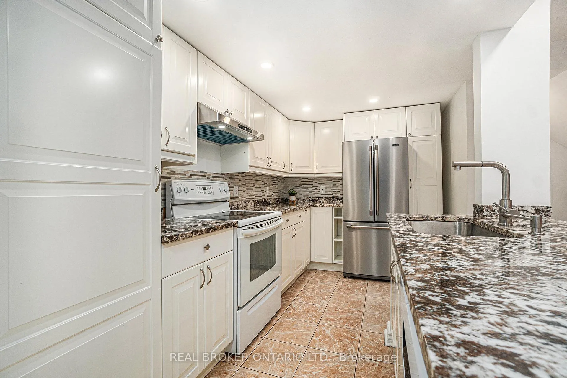 Photo 1 of Unit 5, 1204 Shillington Avenue, Ottawa, Carlington — HOMEH