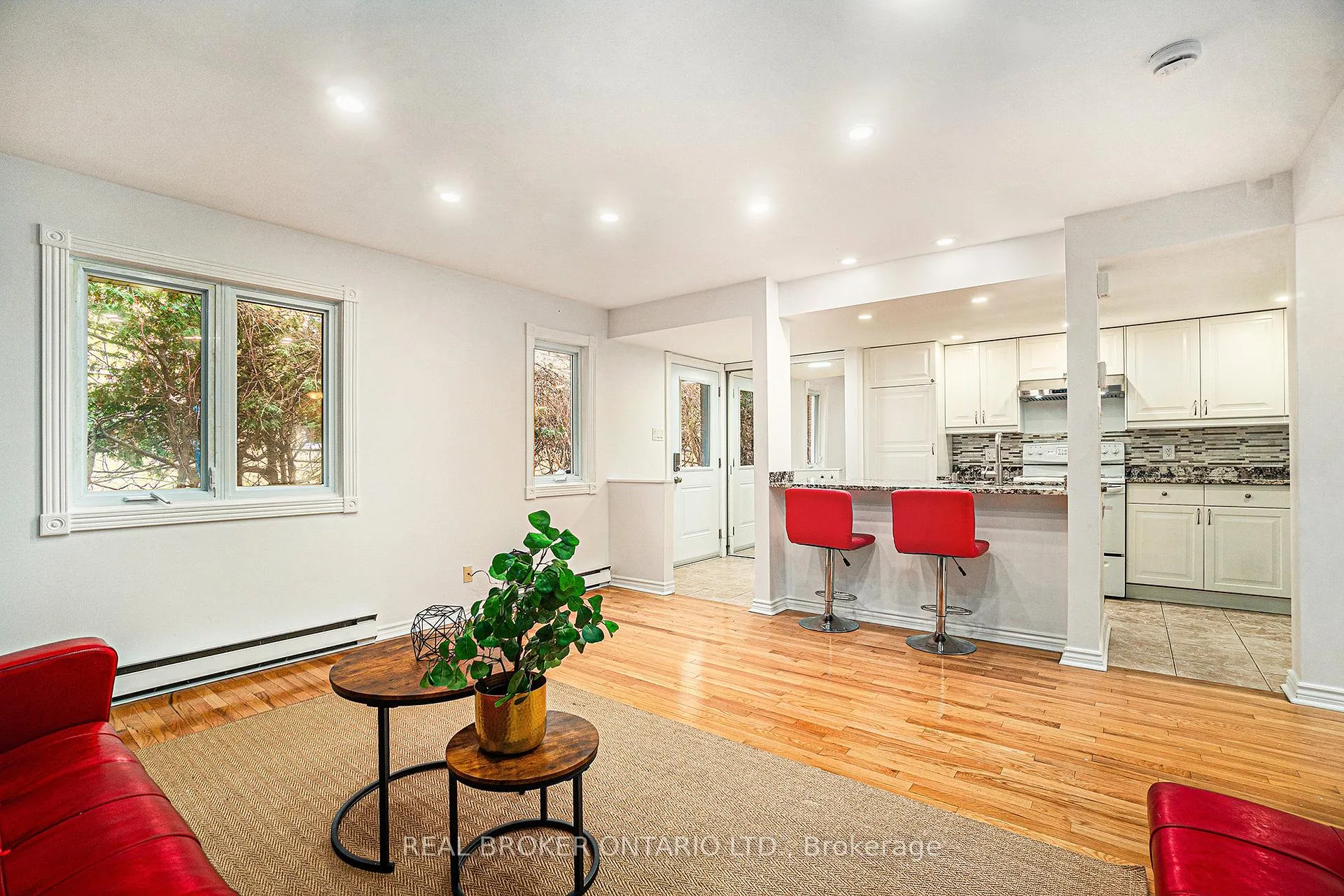 Photo 3 of Unit 5, 1204 Shillington Avenue, Ottawa, Carlington — HOMEH