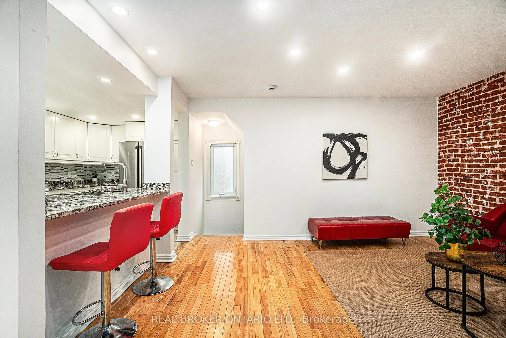 Photo 5 of Unit 5, 1204 Shillington Avenue, Ottawa, Carlington — HOMEH