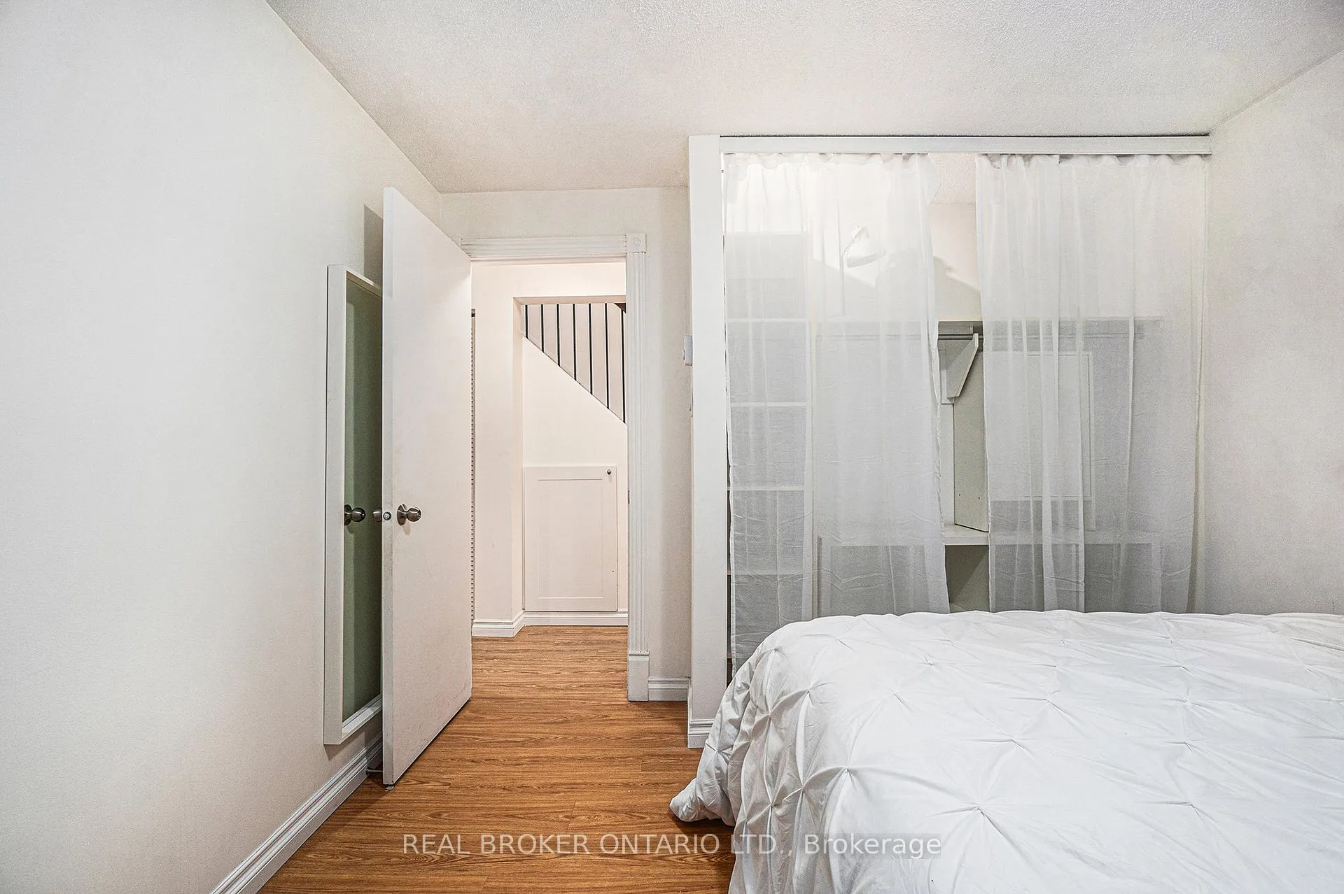 Photo 8 of Unit 5, 1204 Shillington Avenue, Ottawa, Carlington — HOMEH