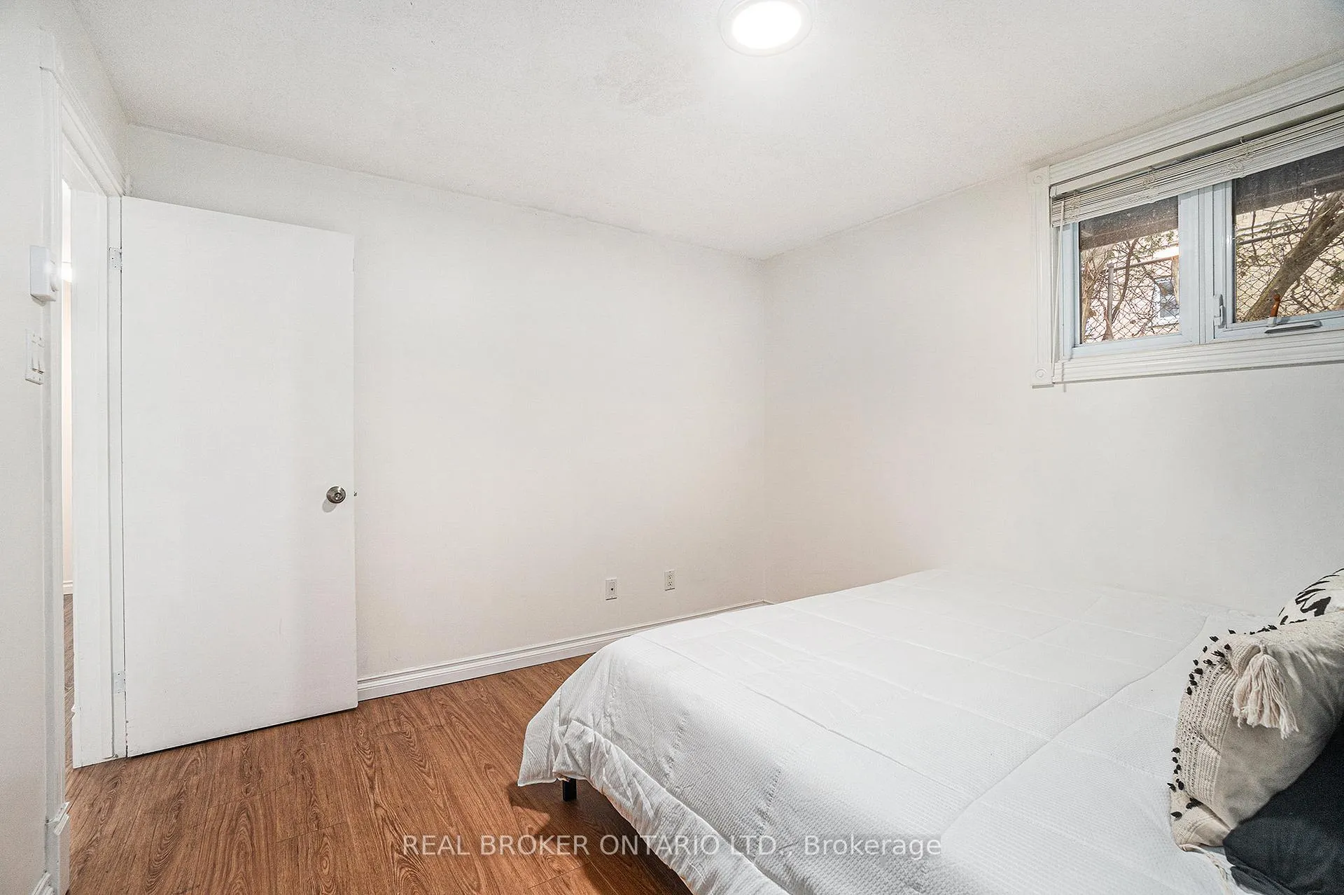 Photo 12 of Unit 5, 1204 Shillington Avenue, Ottawa, Carlington — HOMEH
