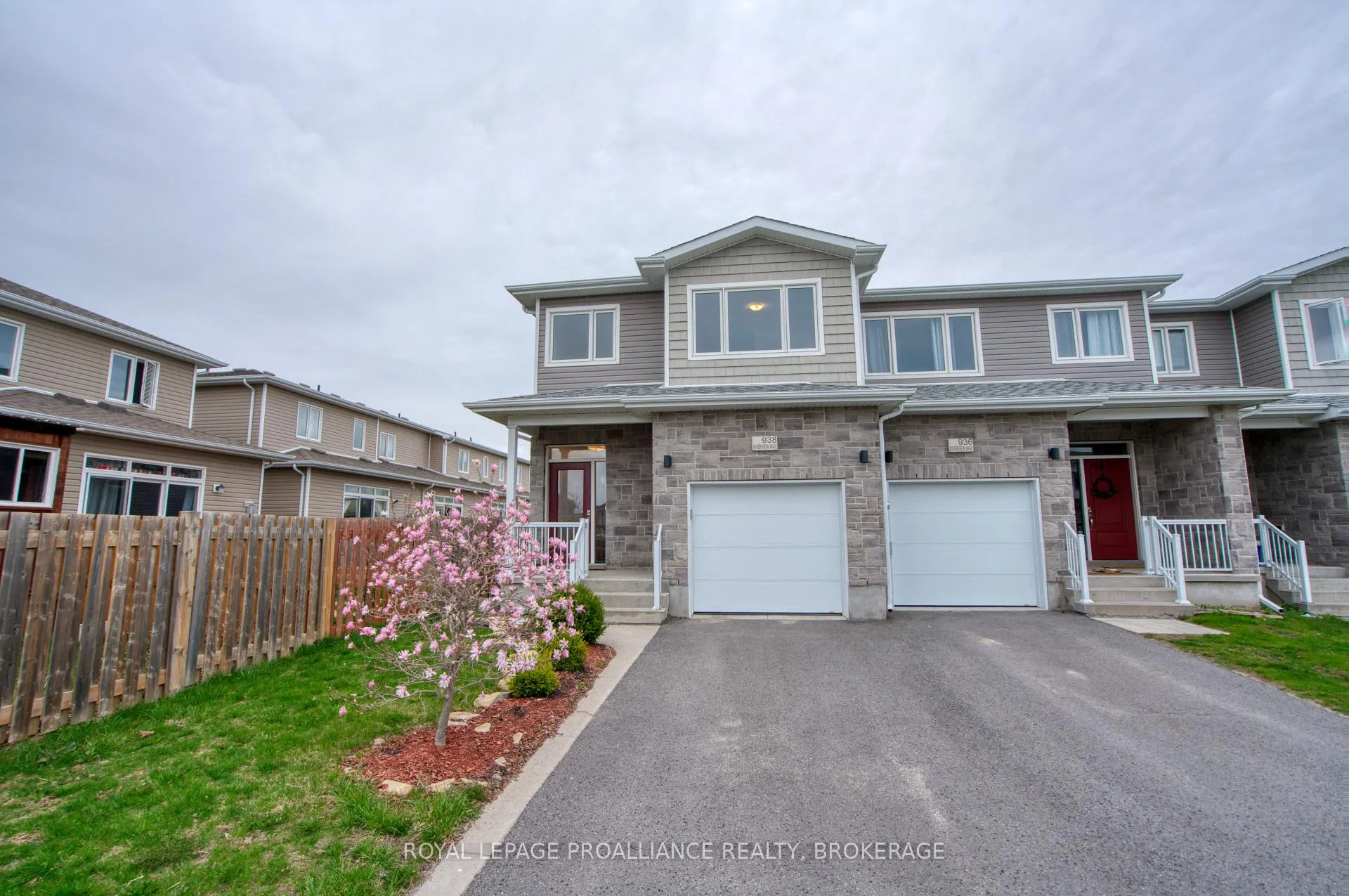 Photo 1 of 938 Riverview Way, Kingston, Kingston East (Incl Barret Crt) — HOMEH