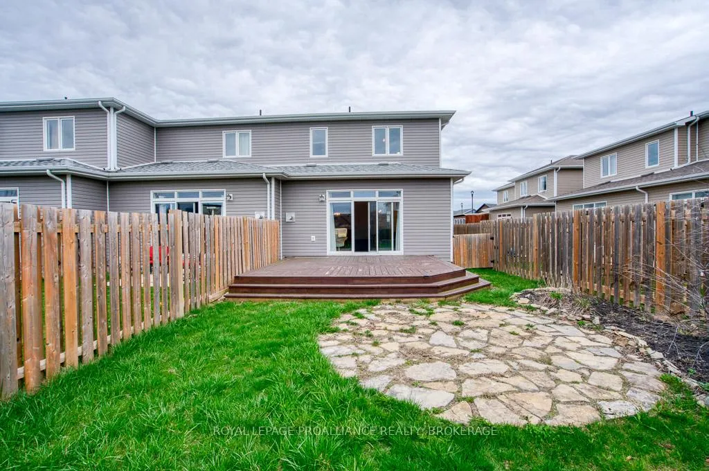 Photo 2 of 938 Riverview Way, Kingston, Kingston East (Incl Barret Crt) — HOMEH