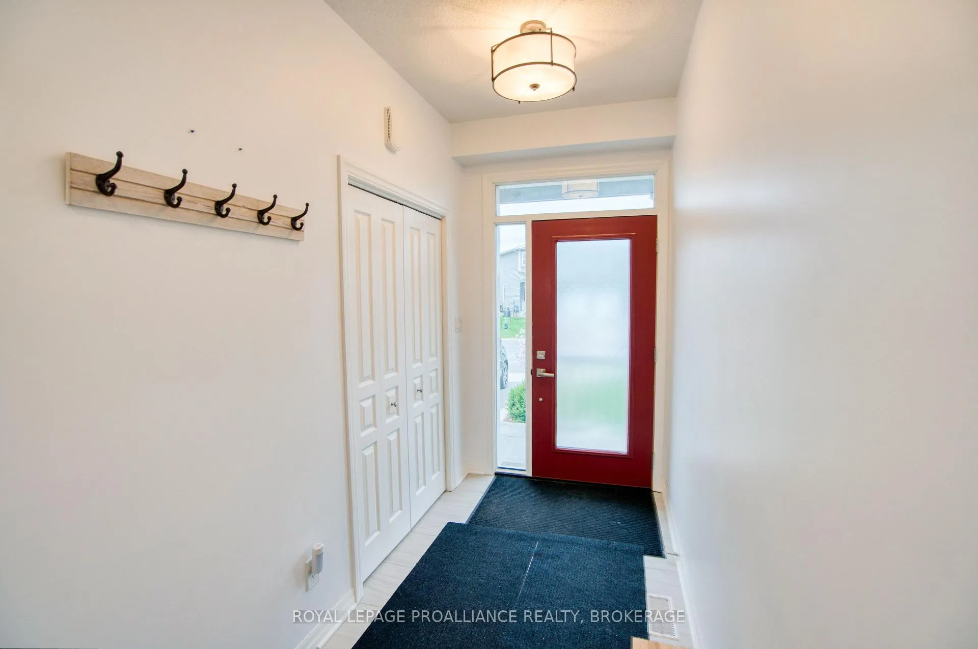 Photo 3 of 938 Riverview Way, Kingston, Kingston East (Incl Barret Crt) — HOMEH