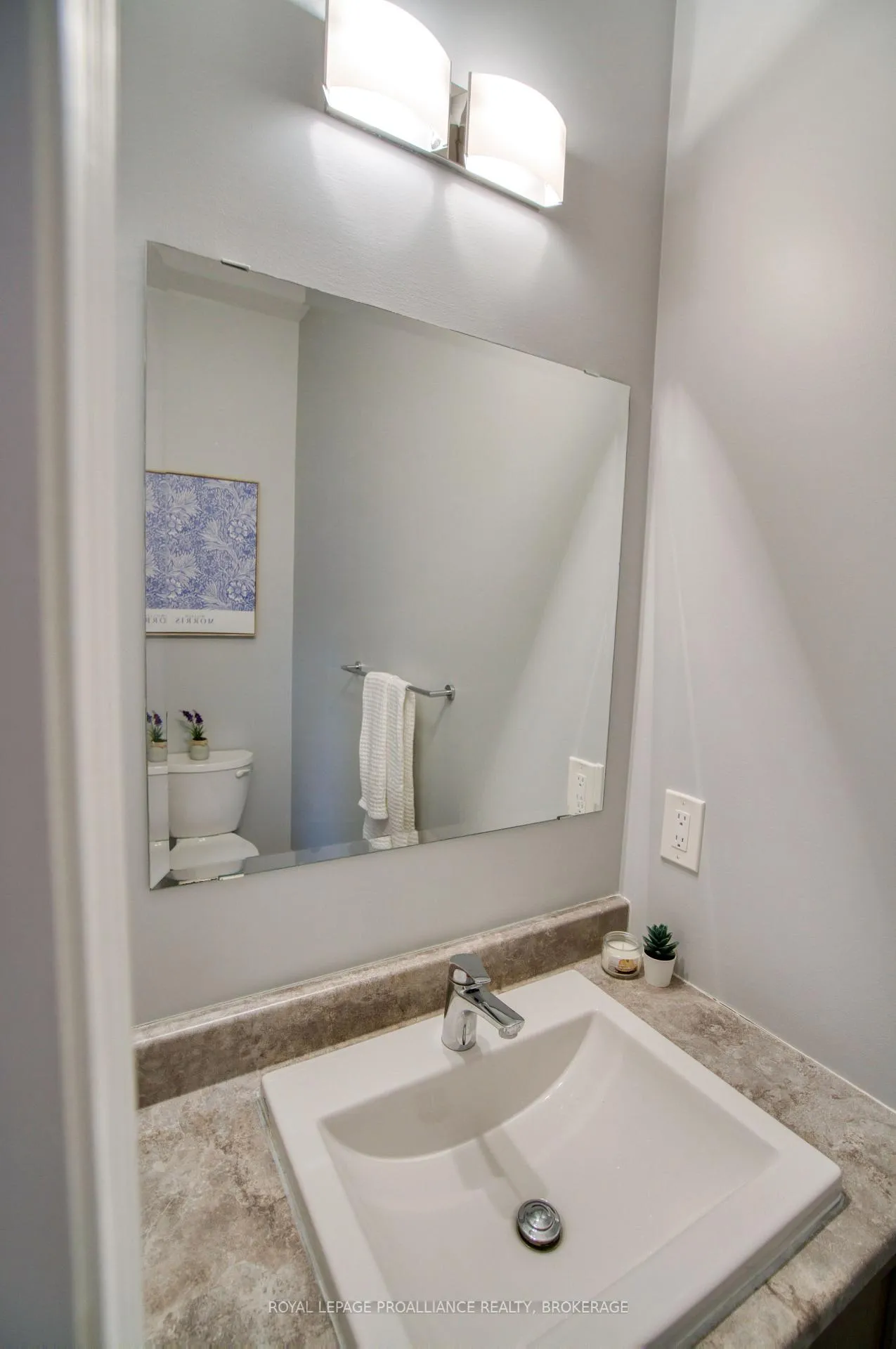Photo 6 of 938 Riverview Way, Kingston, Kingston East (Incl Barret Crt) — HOMEH