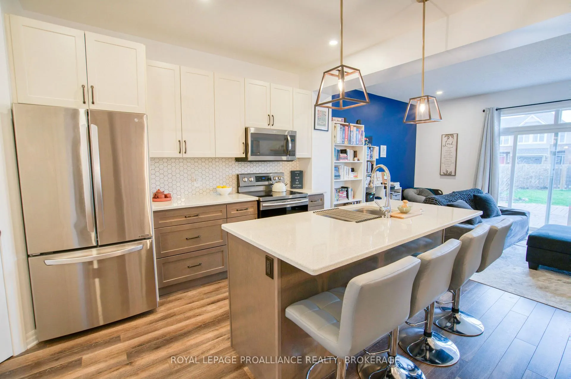 Photo 8 of 938 Riverview Way, Kingston, Kingston East (Incl Barret Crt) — HOMEH