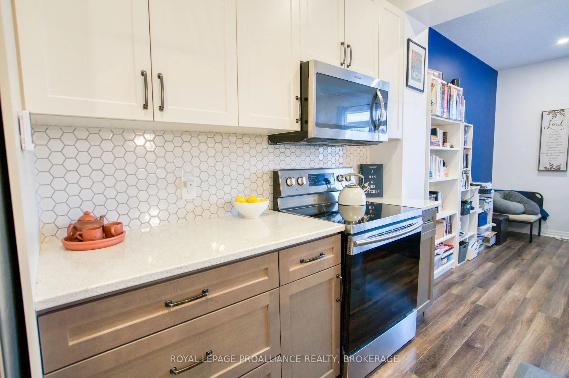 Photo 9 of 938 Riverview Way, Kingston, Kingston East (Incl Barret Crt) — HOMEH