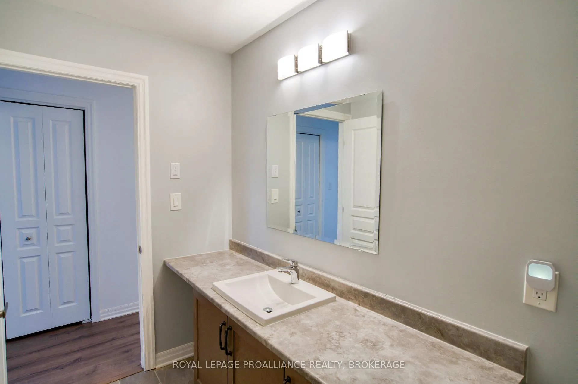 Photo 24 of 938 Riverview Way, Kingston, Kingston East (Incl Barret Crt) — HOMEH