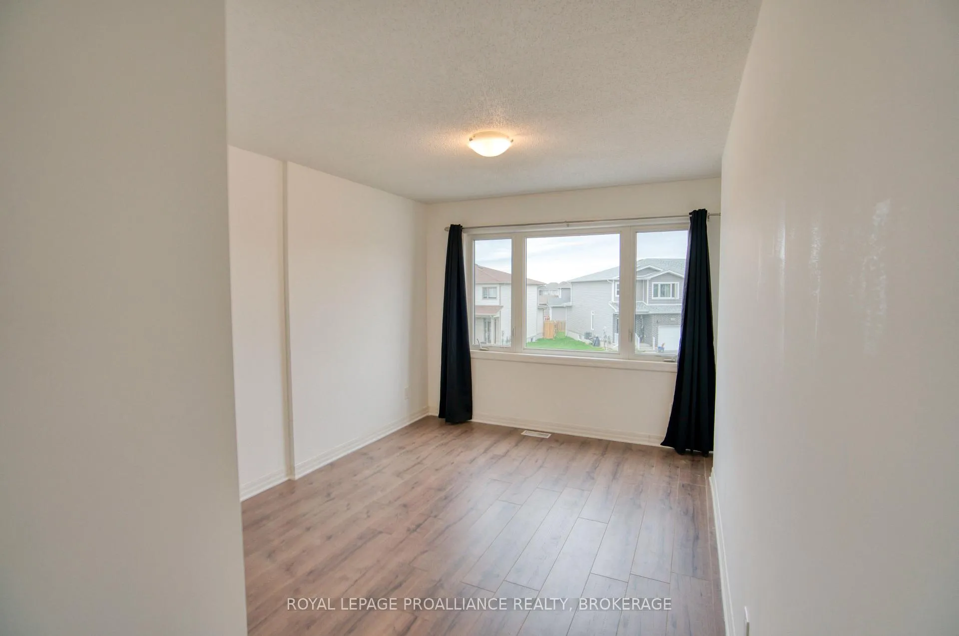 Photo 27 of 938 Riverview Way, Kingston, Kingston East (Incl Barret Crt) — HOMEH