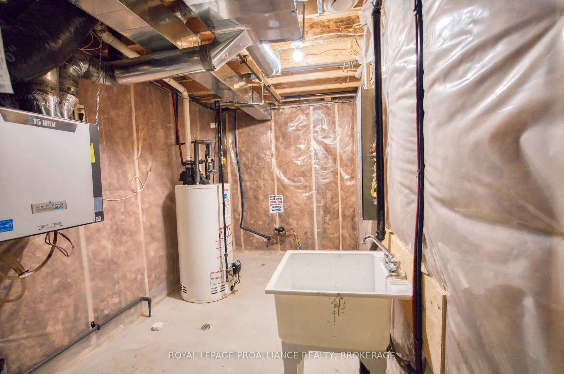 Photo 31 of 938 Riverview Way, Kingston, Kingston East (Incl Barret Crt) — HOMEH