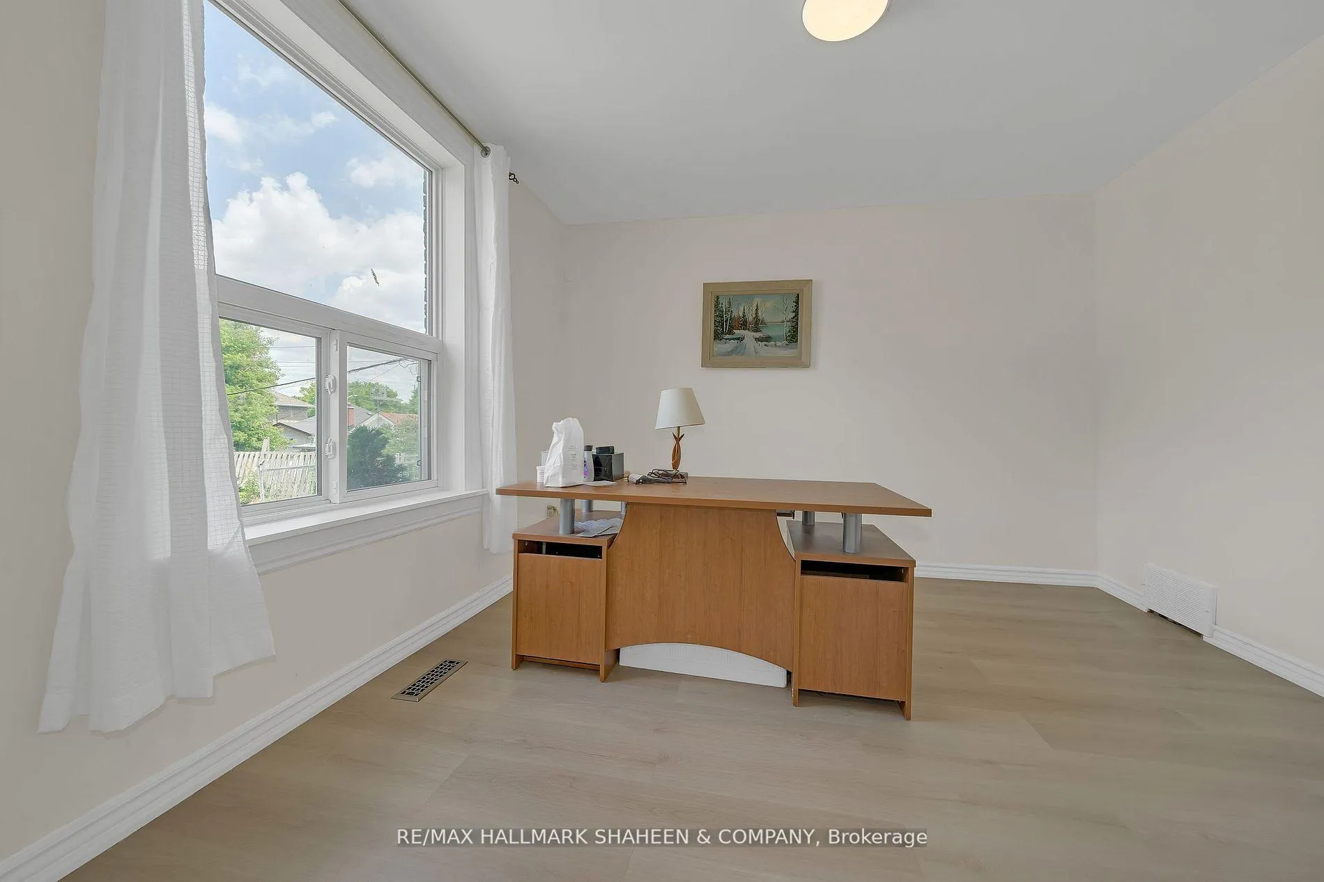 Photo 2 of 203 Quebec Street, Oshawa, Vanier — HOMEH
