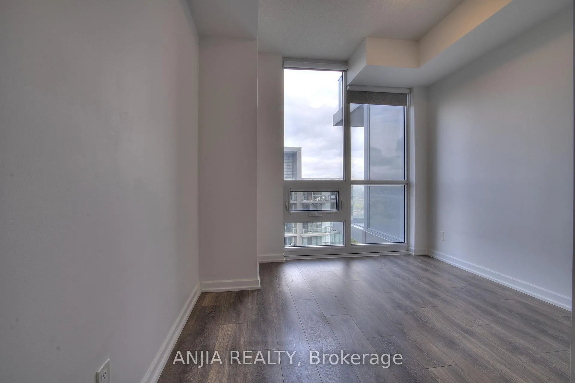 Photo 6 of Unit 1304, 56 Forest Manor Road, North York, Henry Farm — HOMEH