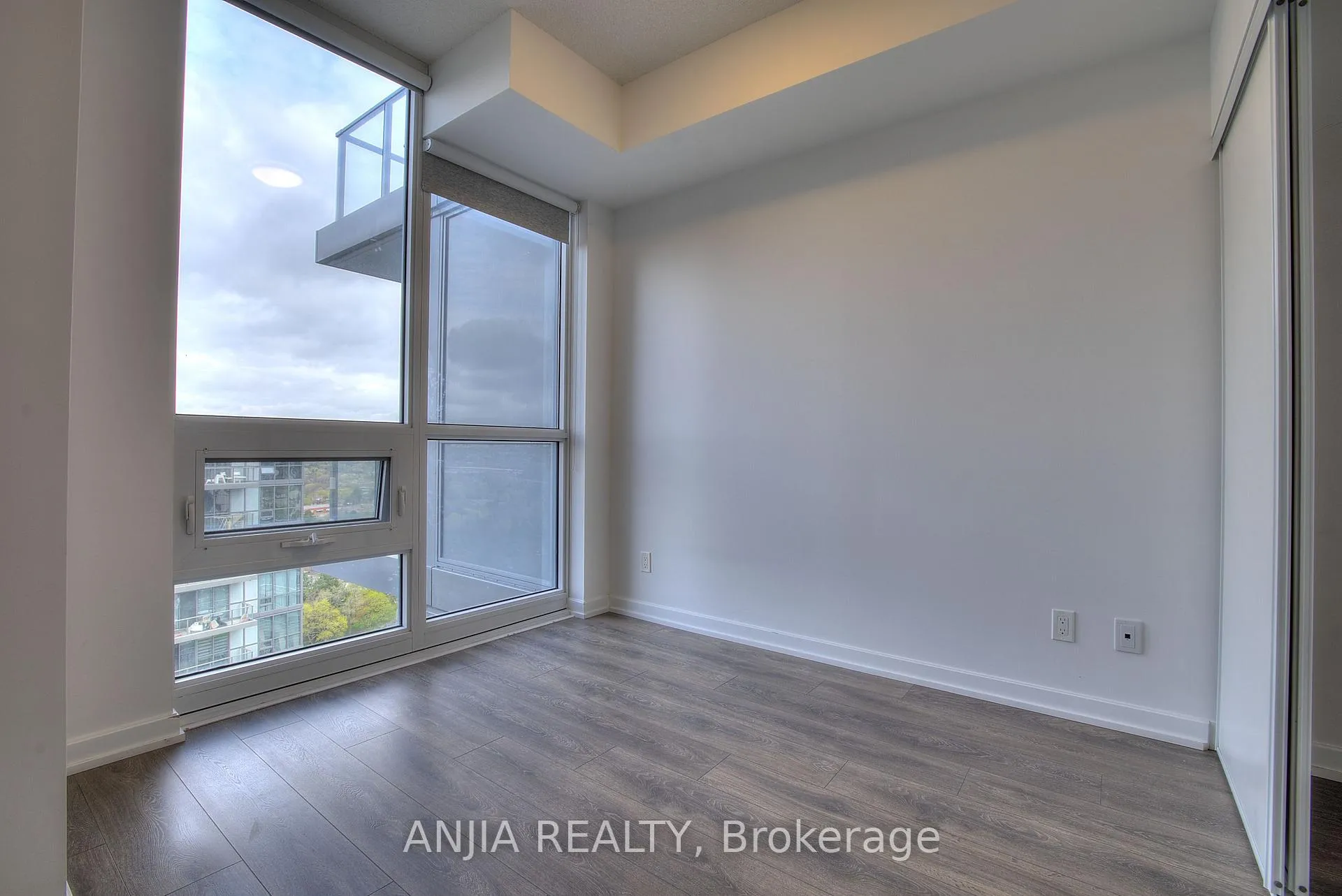 Photo 7 of Unit 1304, 56 Forest Manor Road, North York, Henry Farm — HOMEH