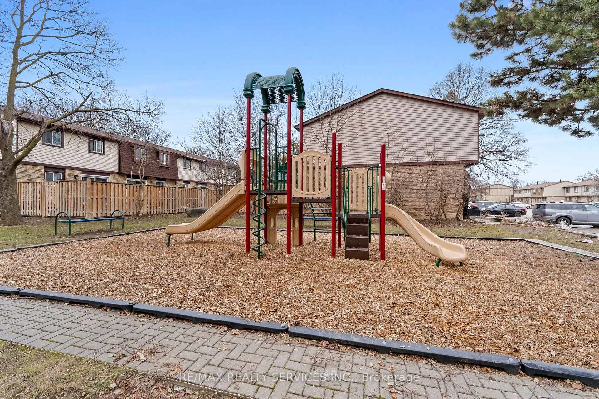 Photo 5 of Unit 107, 45 Hansen Road N, Brampton, Madoc — HOMEH