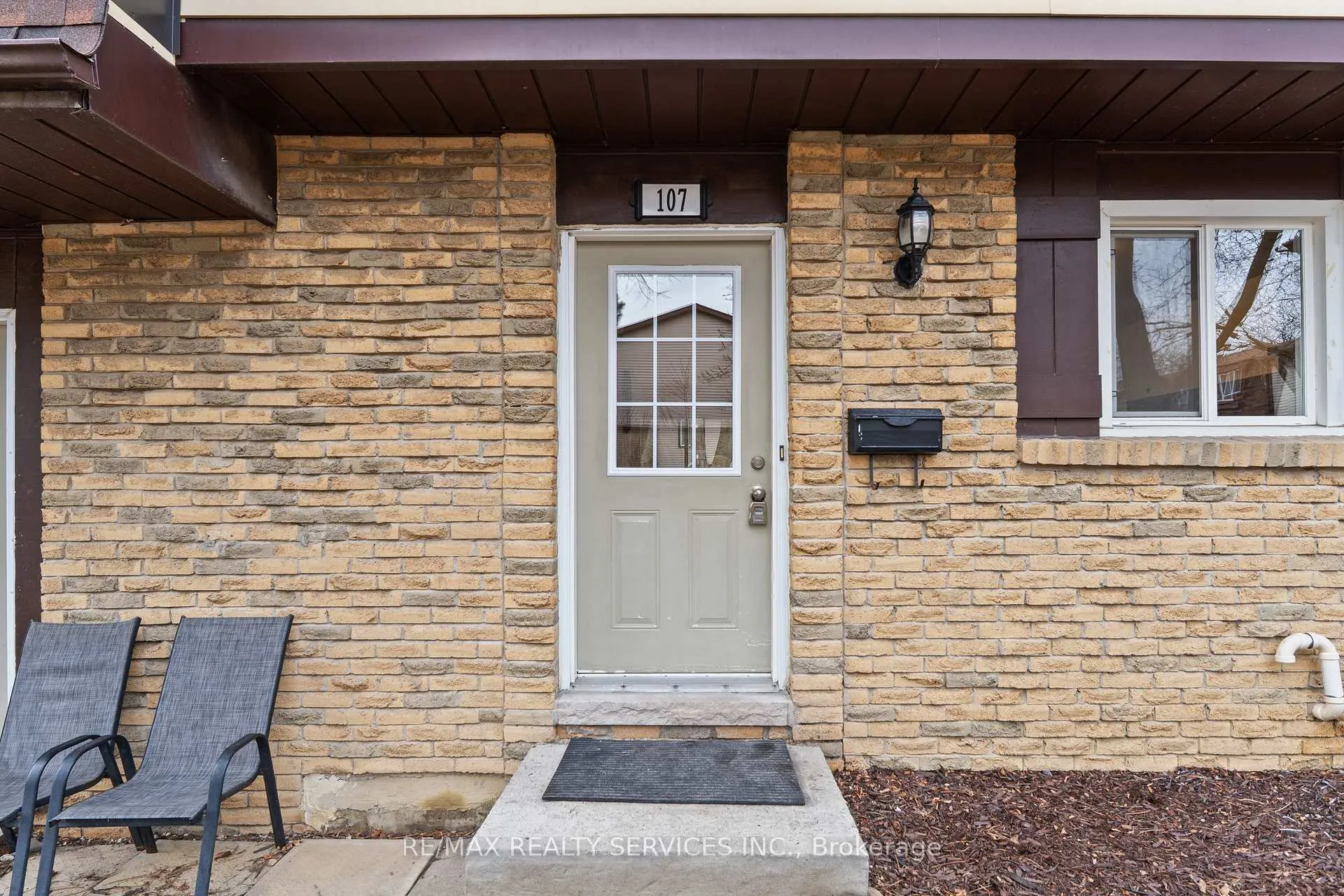 Photo 6 of Unit 107, 45 Hansen Road N, Brampton, Madoc — HOMEH