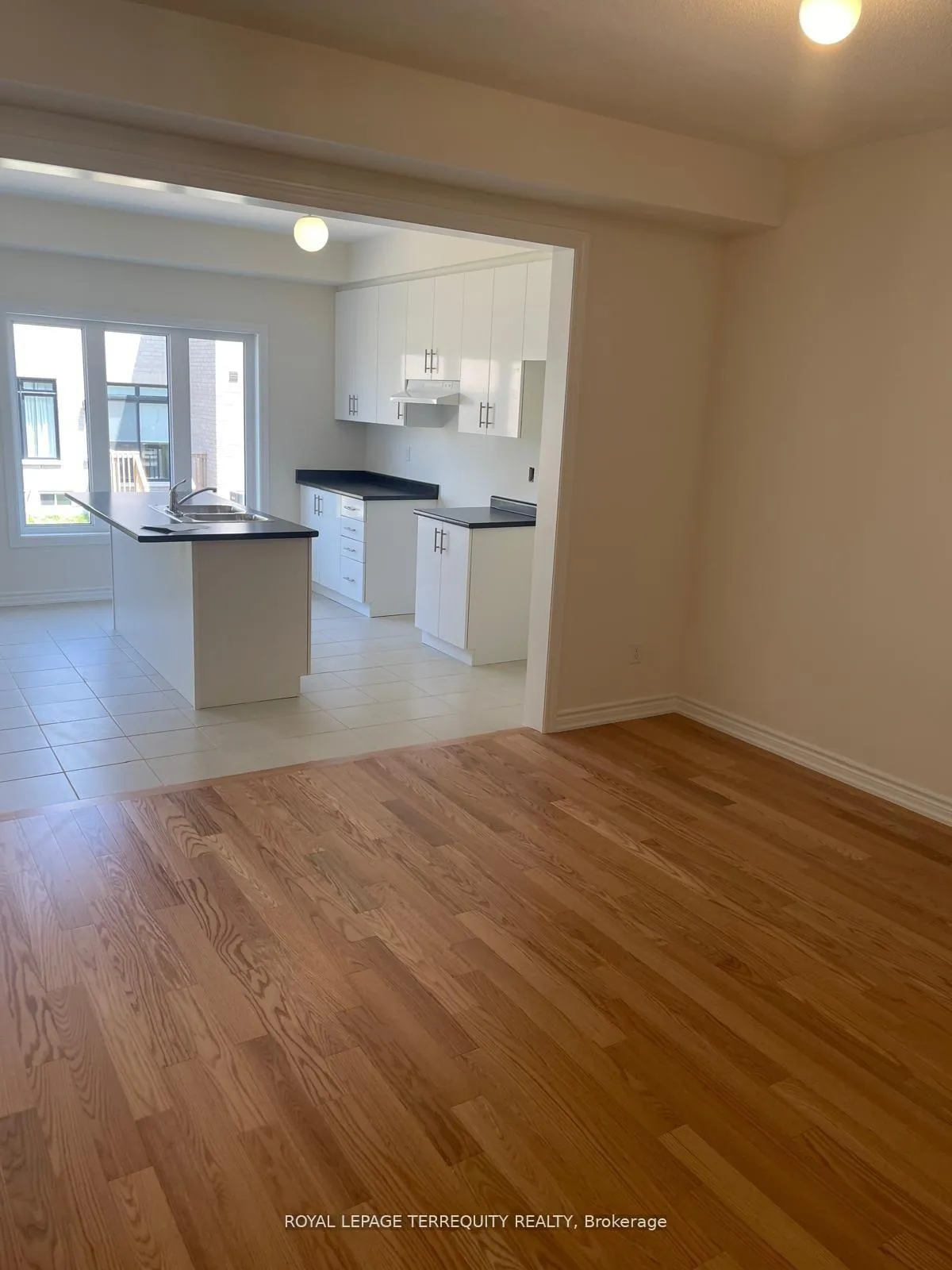 Photo 3 of 1143 Cameo Street NW, Pickering, Rural Pickering — HOMEH