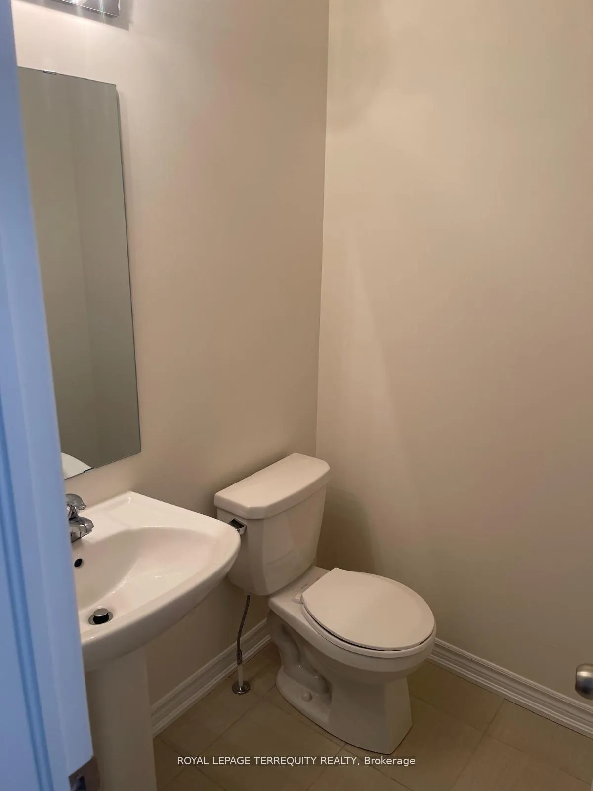 Photo 8 of 1143 Cameo Street NW, Pickering, Rural Pickering — HOMEH