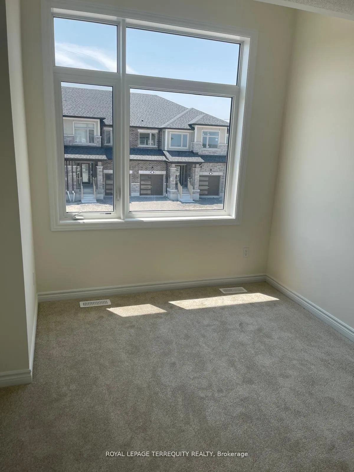 Photo 10 of 1143 Cameo Street NW, Pickering, Rural Pickering — HOMEH