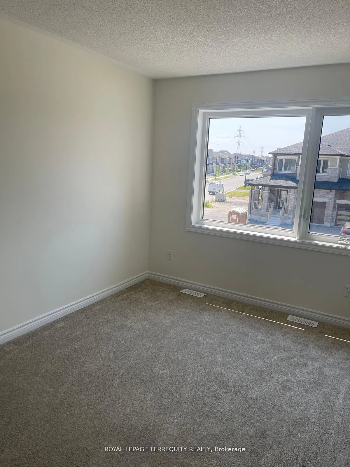 Photo 11 of 1143 Cameo Street NW, Pickering, Rural Pickering — HOMEH
