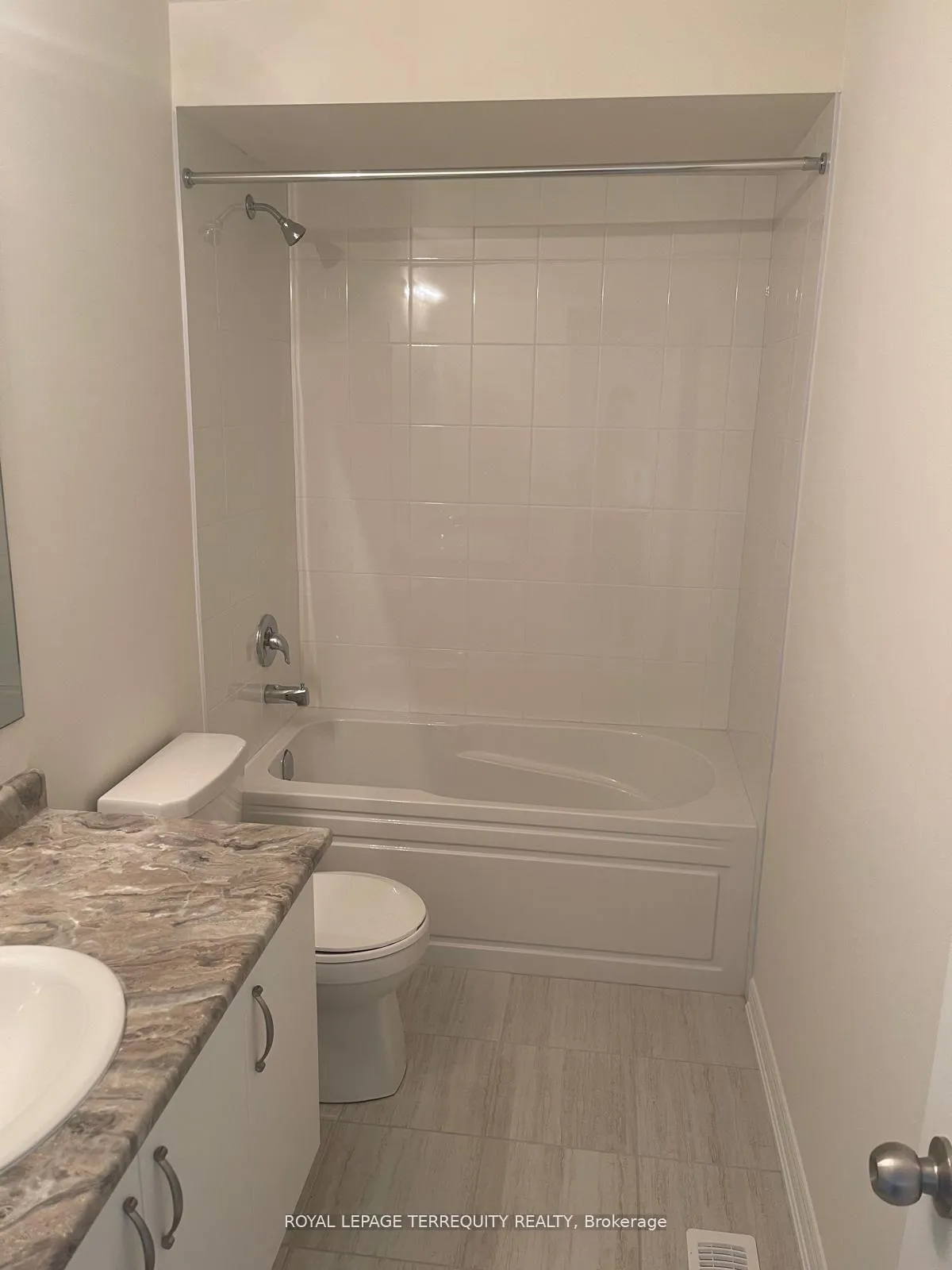 Photo 12 of 1143 Cameo Street NW, Pickering, Rural Pickering — HOMEH