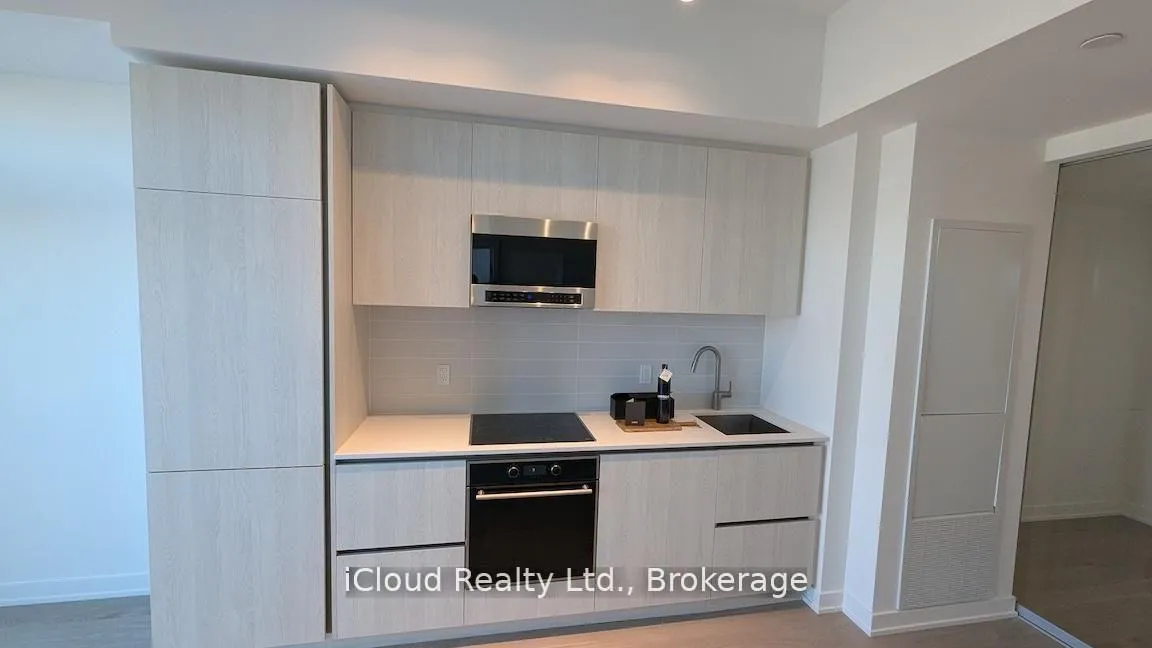 Photo 5 of Unit 2414, 120 Broadway Avenue E, Toronto, Mount Pleasant West — HOMEH