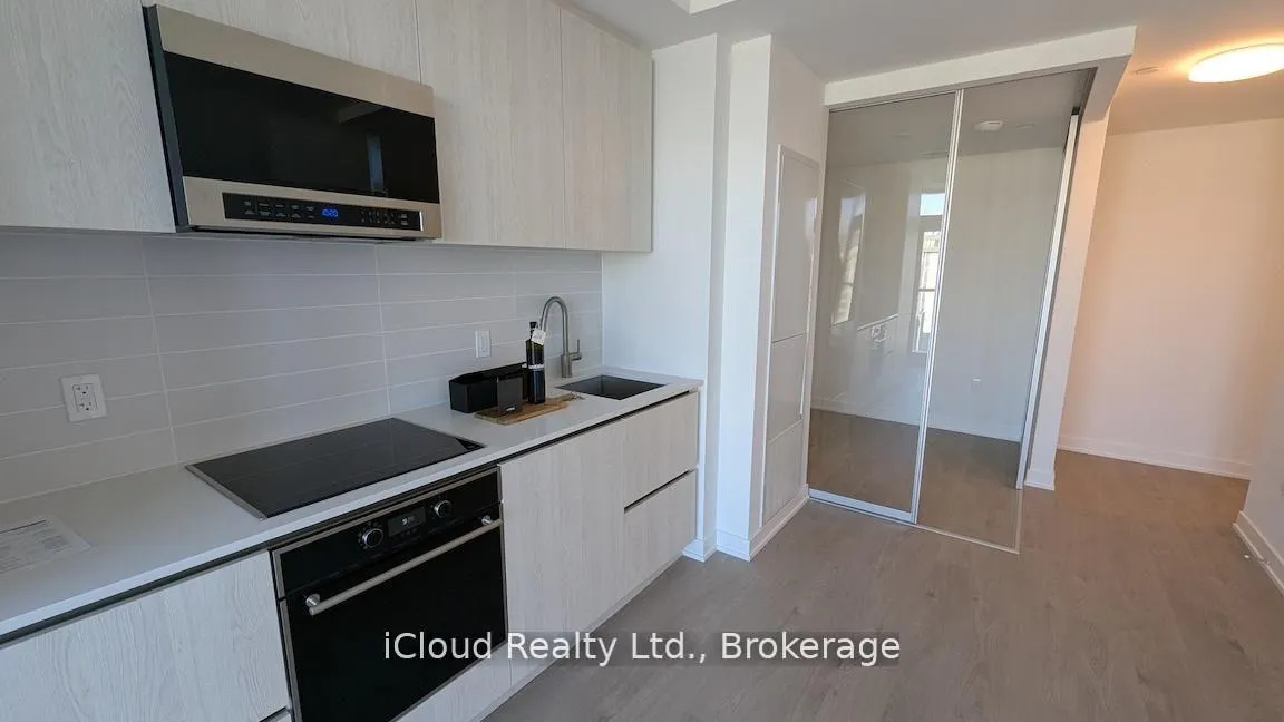 Photo 6 of Unit 2414, 120 Broadway Avenue E, Toronto, Mount Pleasant West — HOMEH