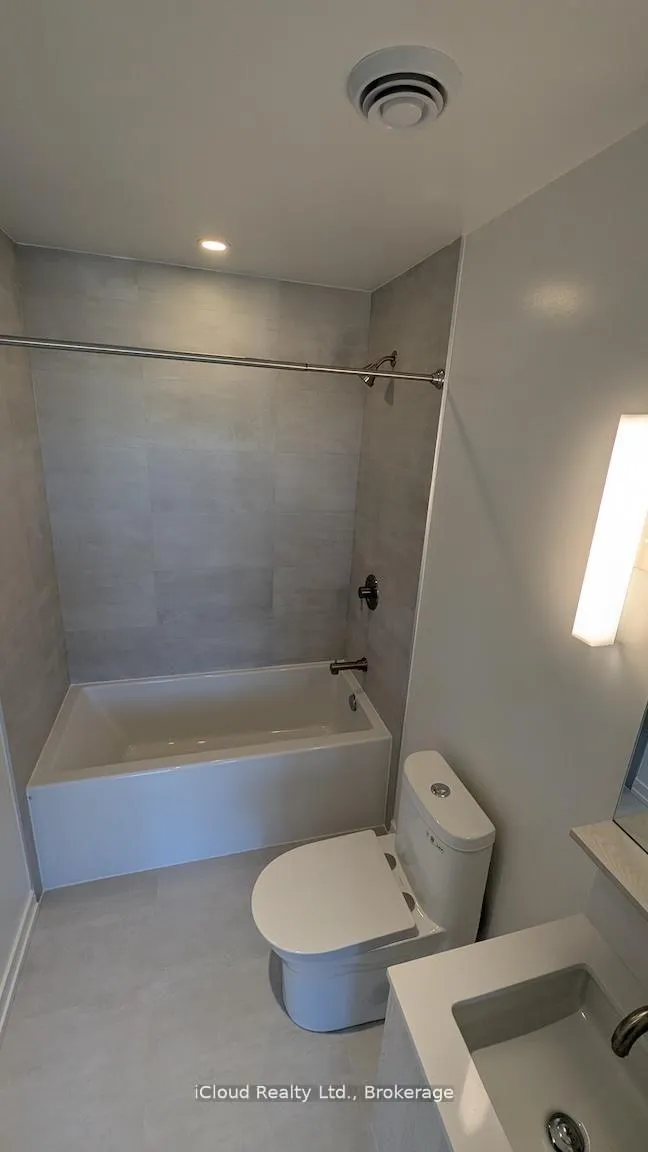 Photo 12 of Unit 2414, 120 Broadway Avenue E, Toronto, Mount Pleasant West — HOMEH