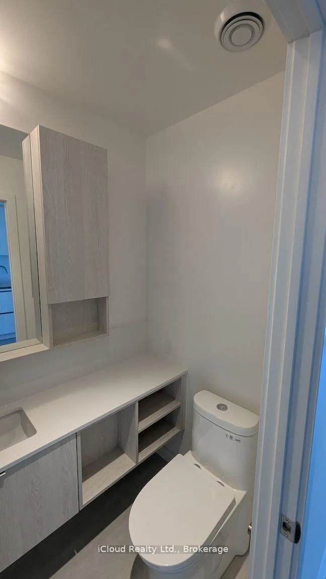 Photo 14 of Unit 2414, 120 Broadway Avenue E, Toronto, Mount Pleasant West — HOMEH