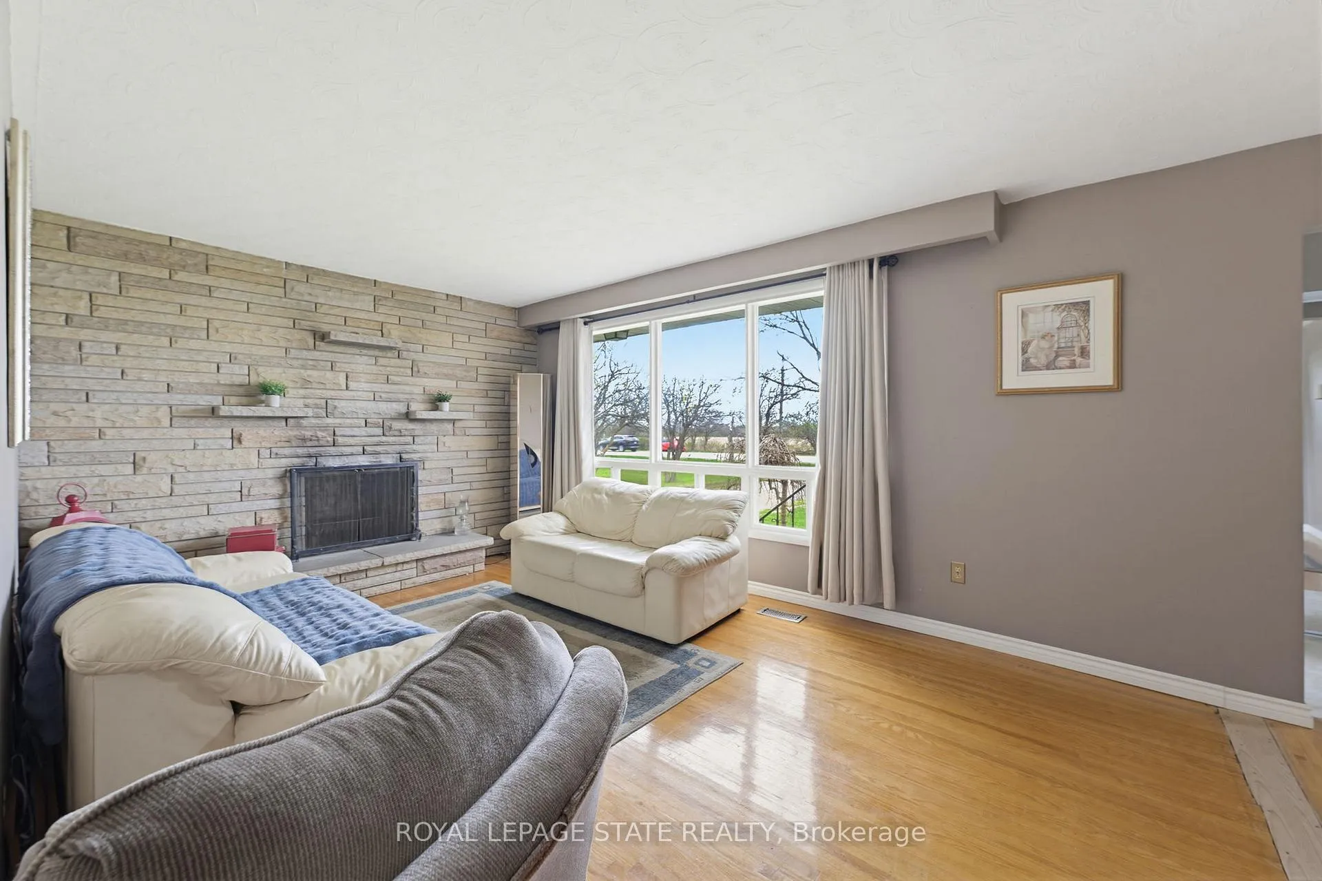 Photo 9 of 516 Mud Street E, Hamilton, Rural Stoney Creek — HOMEH