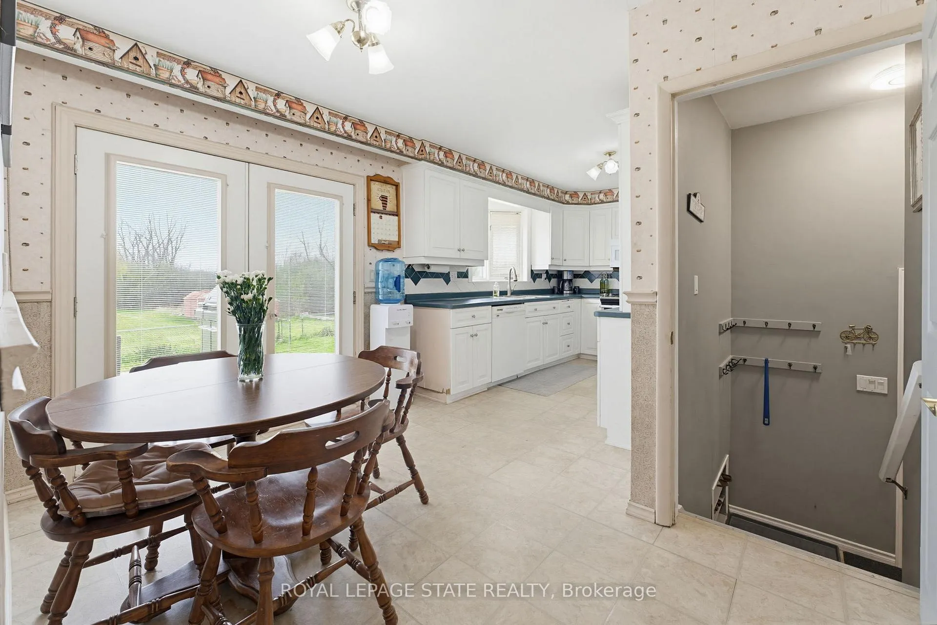 Photo 11 of 516 Mud Street E, Hamilton, Rural Stoney Creek — HOMEH