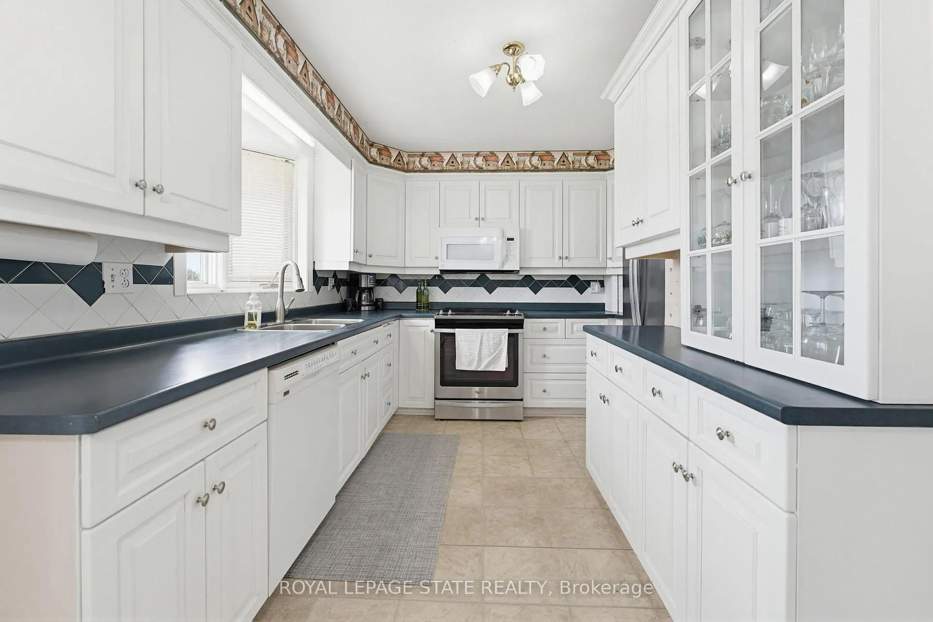 Photo 12 of 516 Mud Street E, Hamilton, Rural Stoney Creek — HOMEH