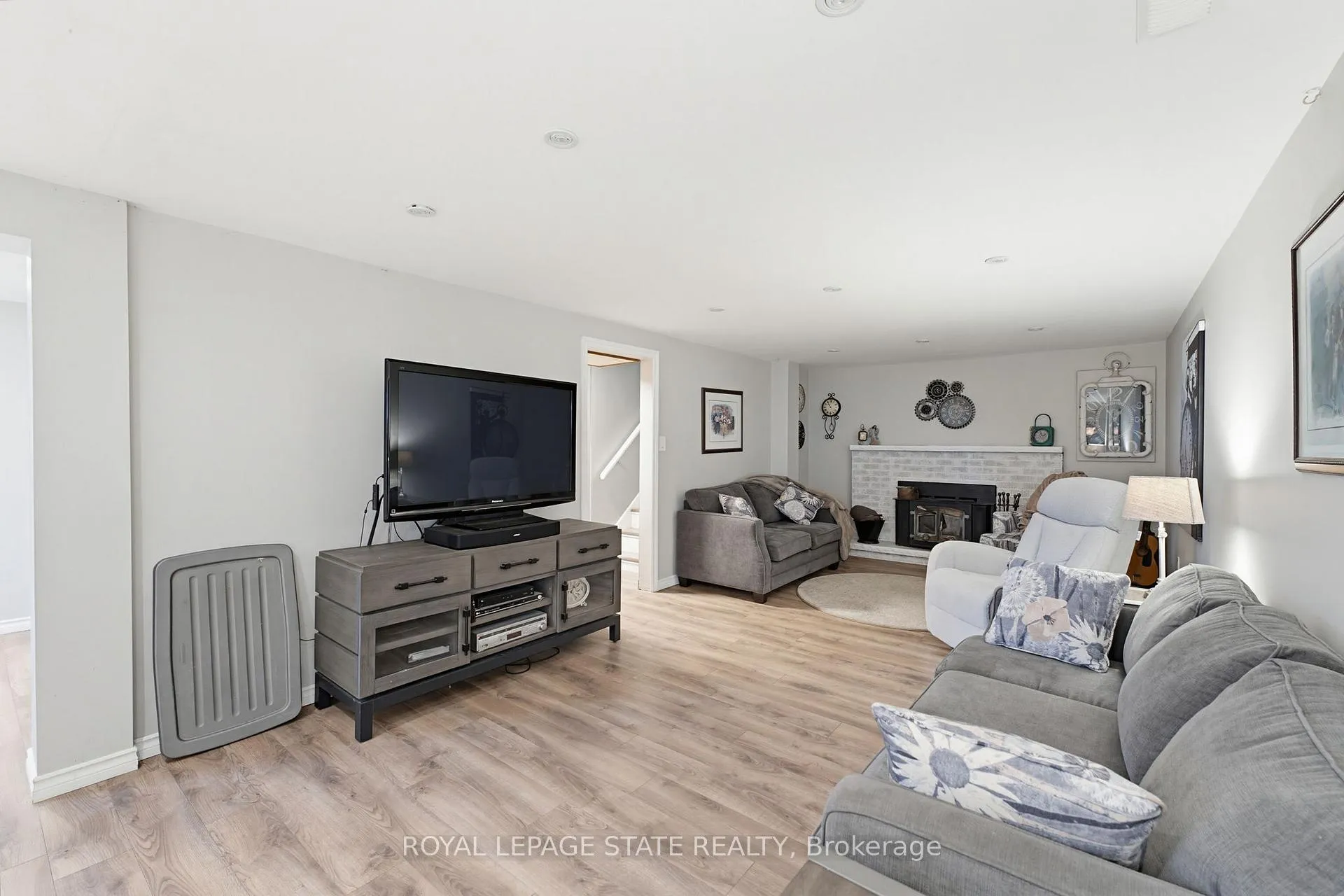 Photo 23 of 516 Mud Street E, Hamilton, Rural Stoney Creek — HOMEH
