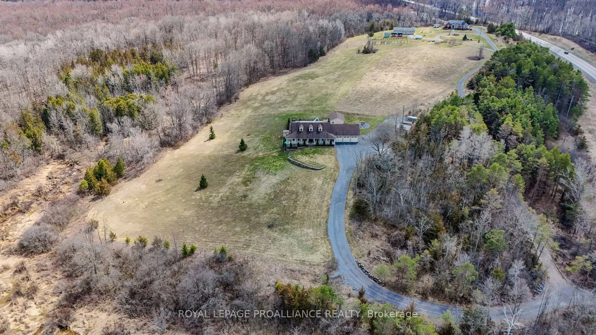 Photo 2 of Unit A, 2104 Highway 37, Belleville, Thurlow Ward — HOMEH