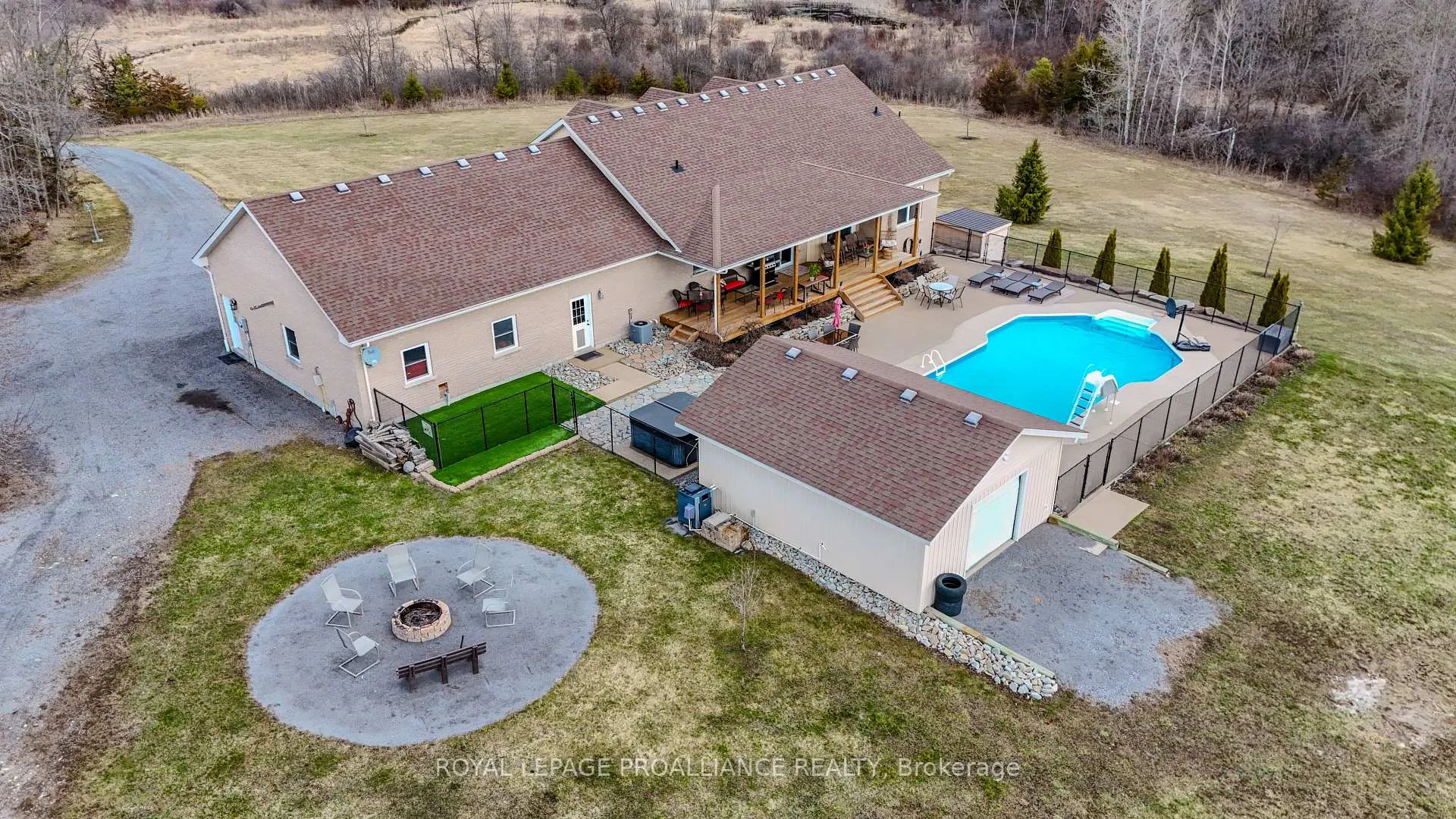 Photo 34 of Unit A, 2104 Highway 37, Belleville, Thurlow Ward — HOMEH