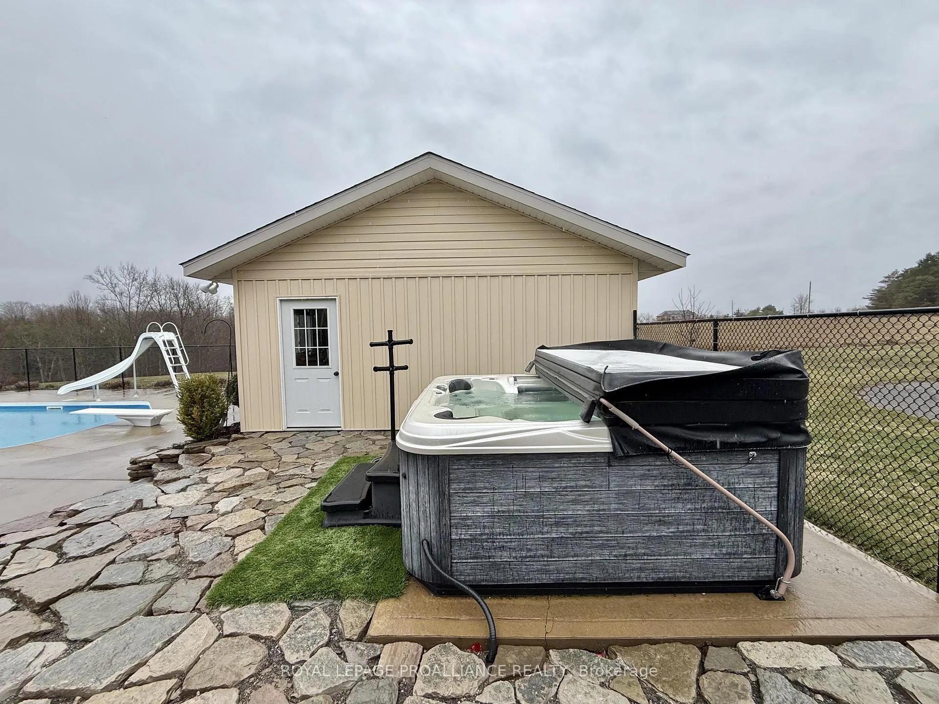 Photo 41 of Unit A, 2104 Highway 37, Belleville, Thurlow Ward — HOMEH
