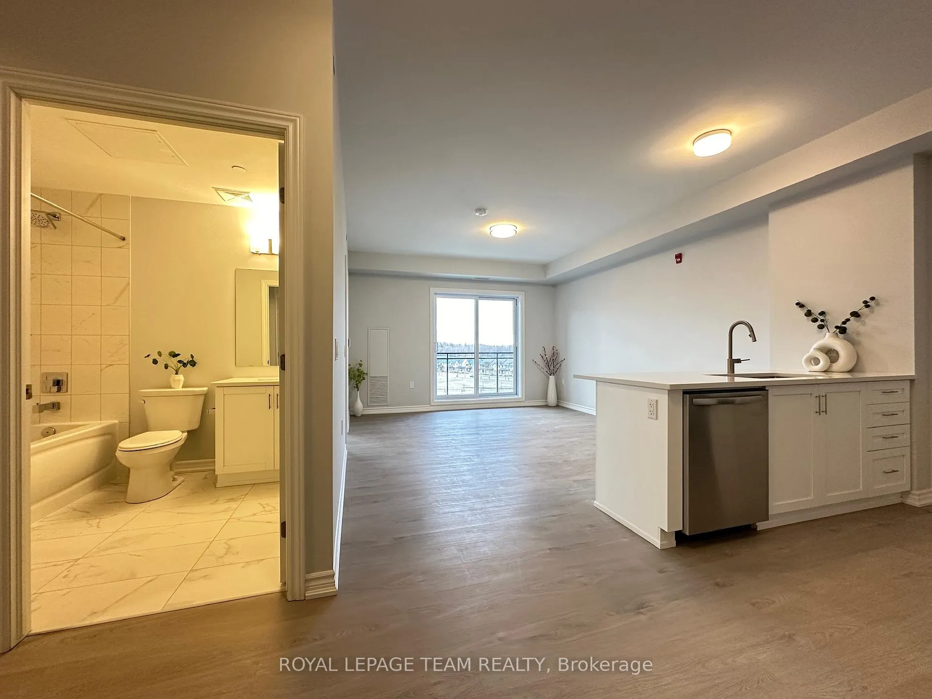 Photo 3 of Unit 504, 1350 Hemlock Road, Ottawa, CFB Rockcliffe and Area — HOMEH