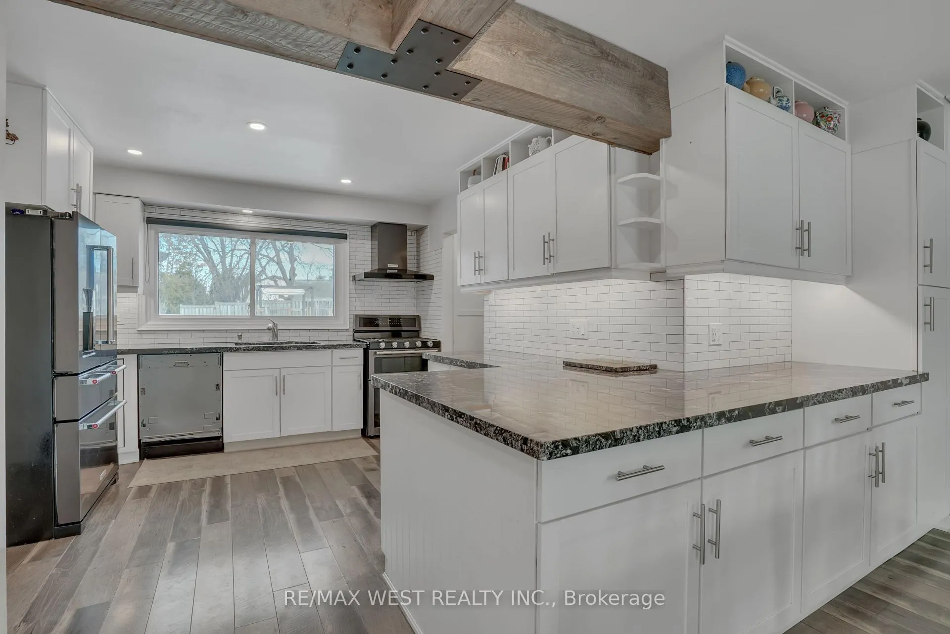 Photo 3 of 64 Heather Street, Barrie, Sunnidale — HOMEH
