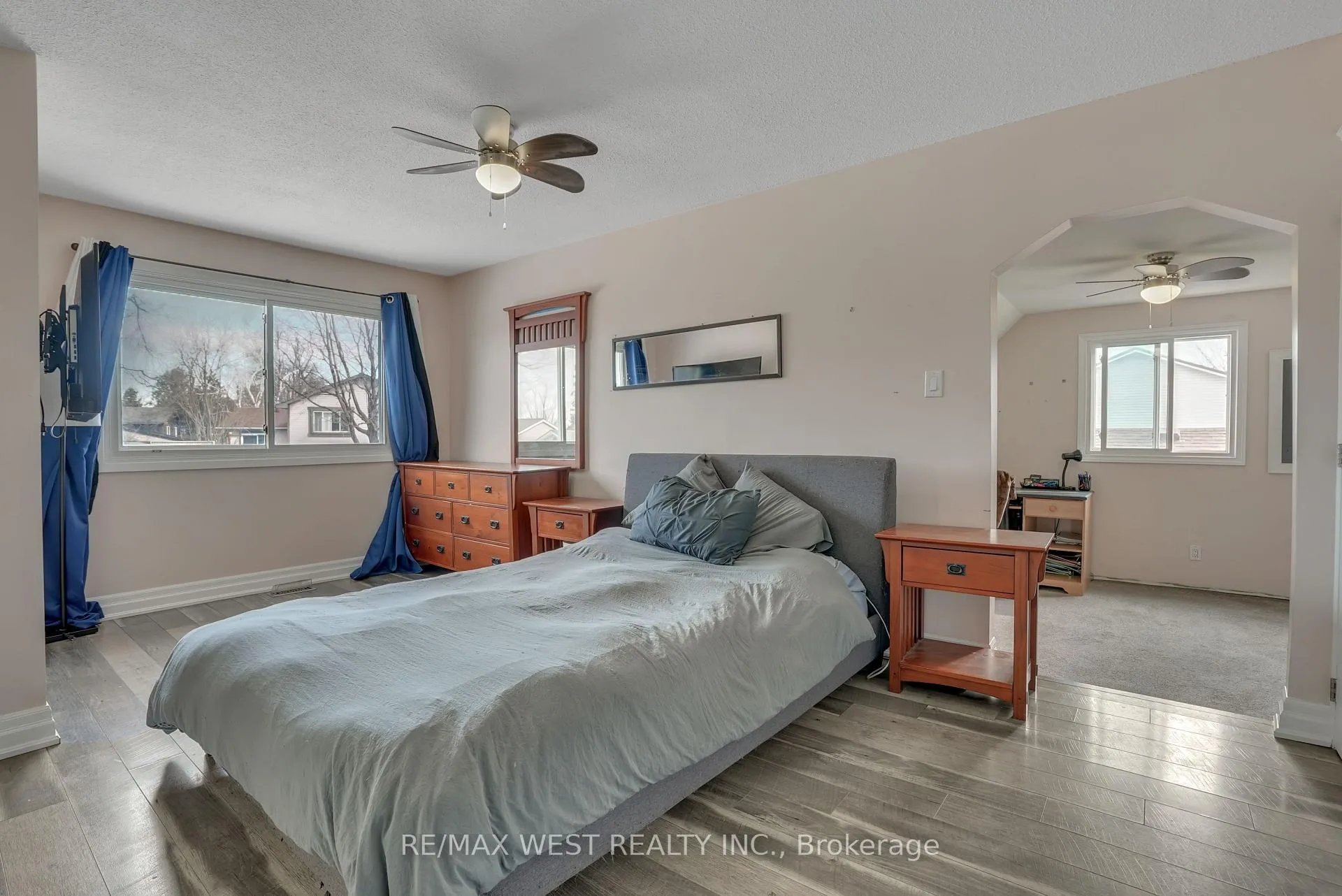 Photo 5 of 64 Heather Street, Barrie, Sunnidale — HOMEH