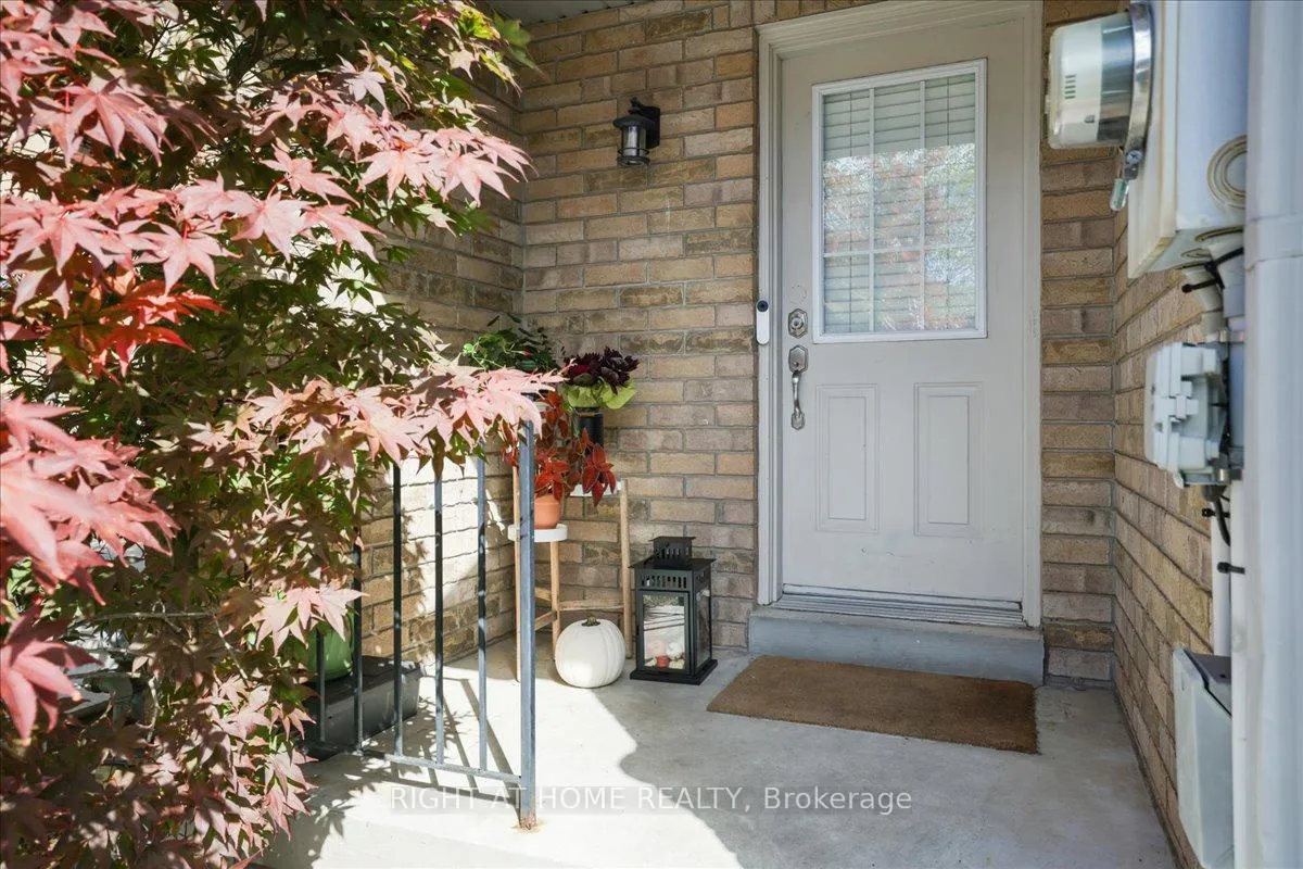 Photo 6 of 555 Taylor Crescent, Burlington, Shoreacres — HOMEH