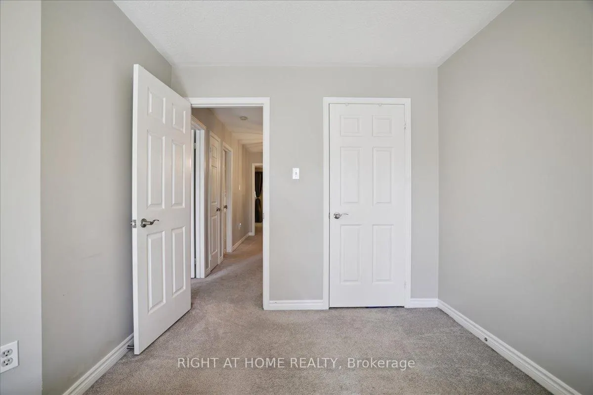 Photo 24 of 555 Taylor Crescent, Burlington, Shoreacres — HOMEH